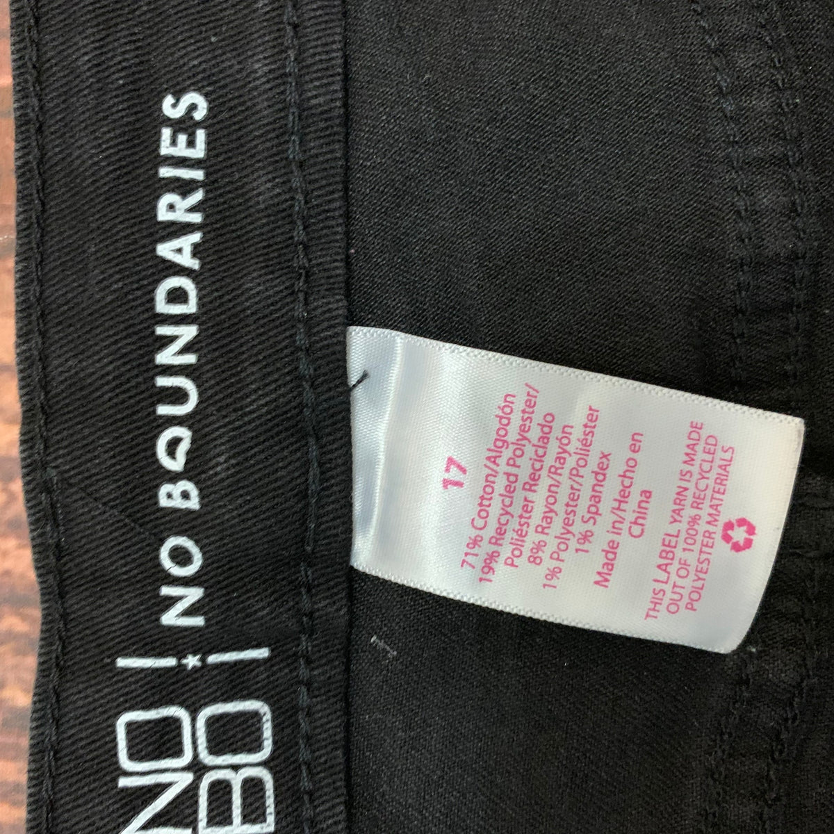 No Boundaries Jeans Women Size 17 Black Straight Leg Stretch