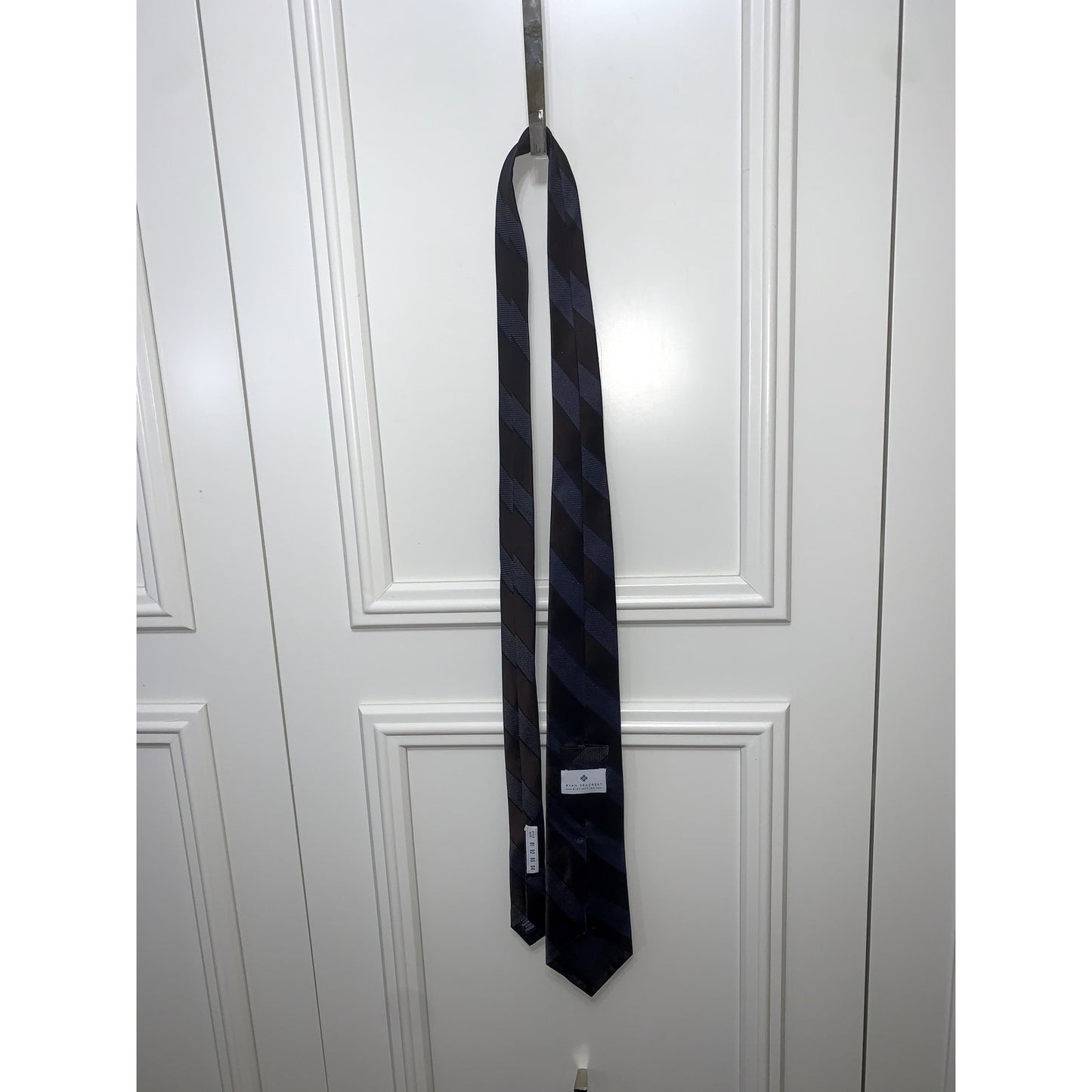 Ryan Seacrest Distinction Men's Blue Striped Silk Necktie