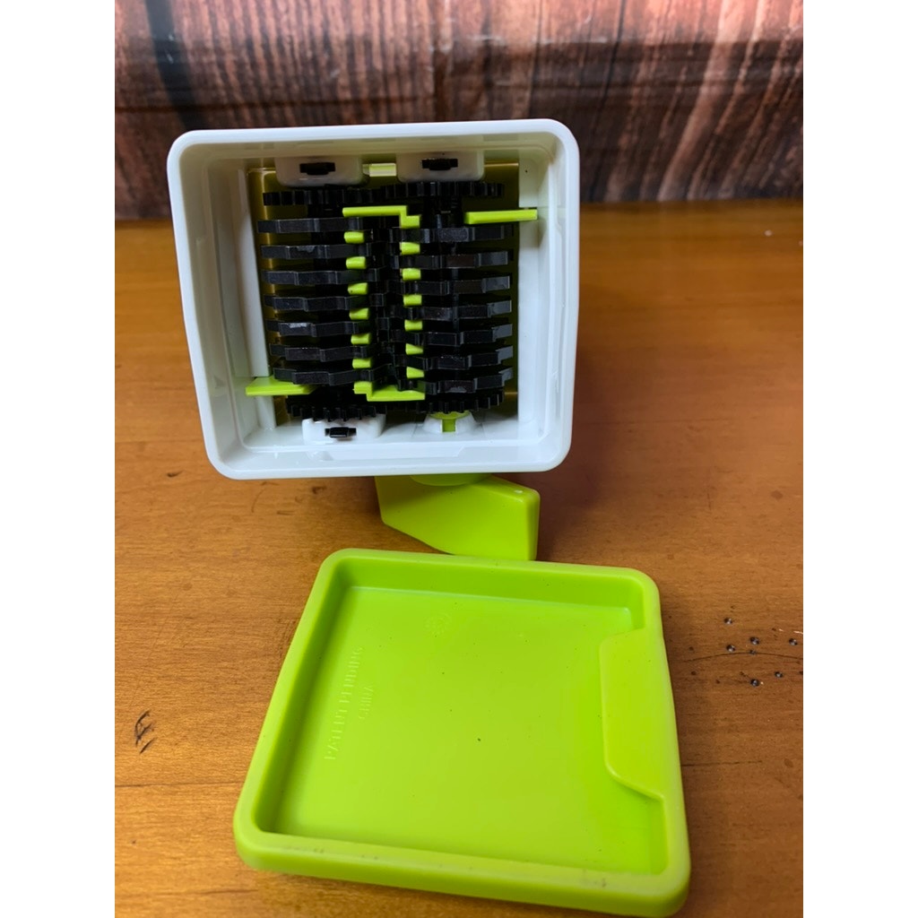 Pampered Chef Herb Mill Fresh Herb Grinder Chopper w/Lid