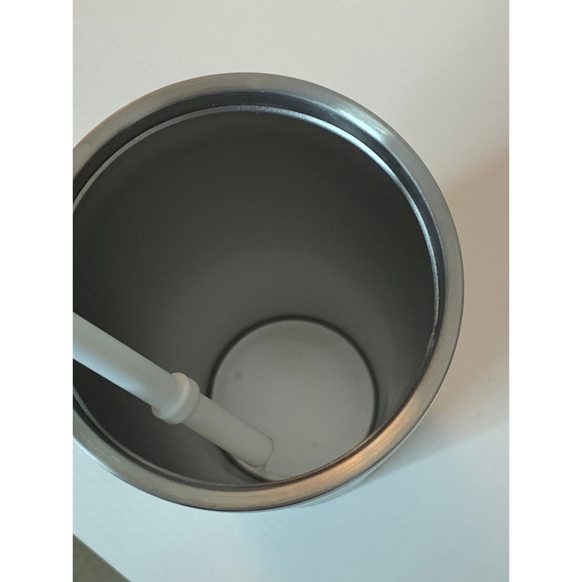 Starbucks 2022 Holiday Silver Swirl Cold Cup Tumbler 24oz Lid Straw