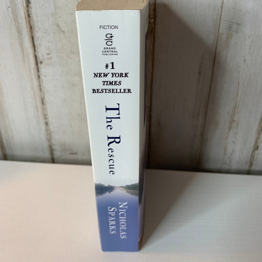 The Rescue Nicholas Sparks Paperback Romance Novel