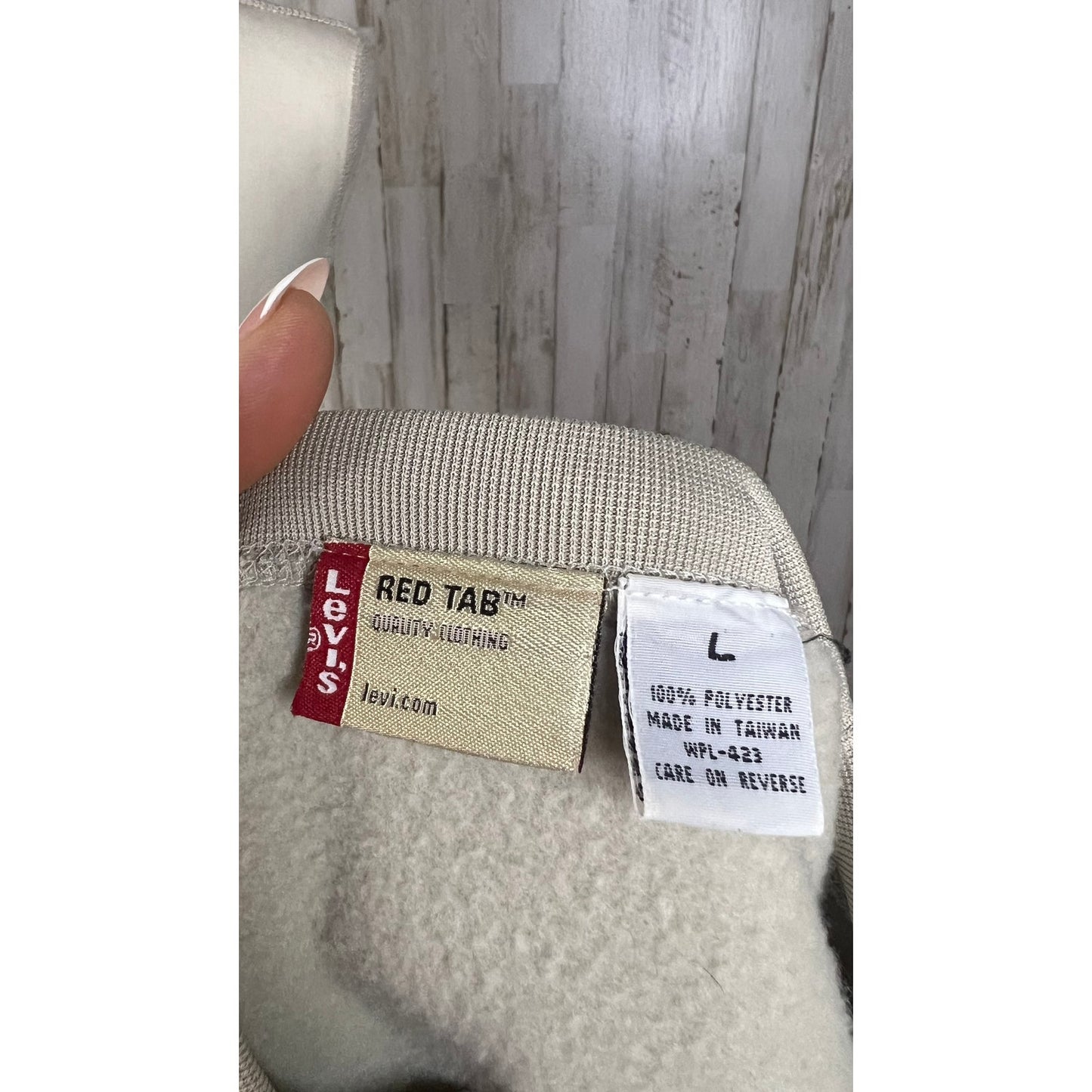 Levi's Men's Large Red Tab Beige Pullover Long Sleeve Cozy Crewneck Sweatshirt