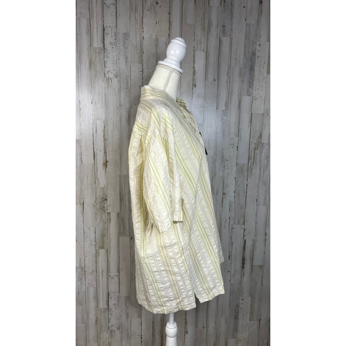 NWT Vintage Van Heusen Men's Large Yellow Striped Short Sleeve Button-Up Shirt