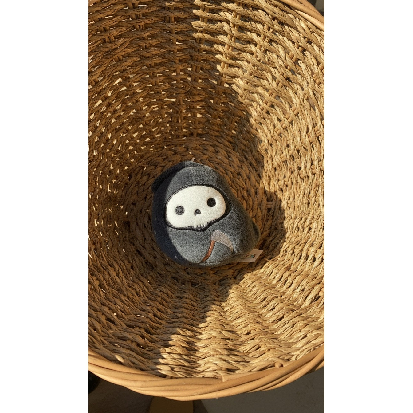 Squishmallows Otto Grim Reaper Halloween Keychain Mini Black