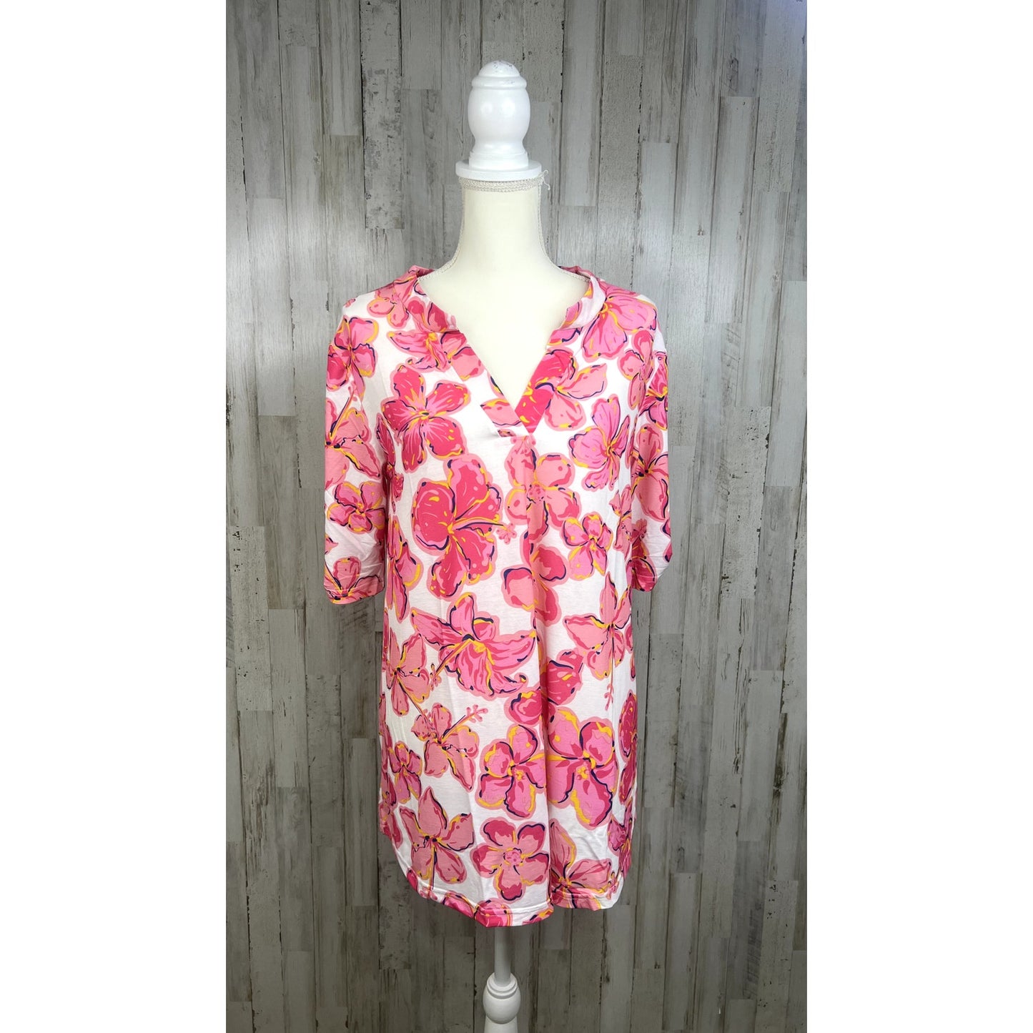 Simply Southern Women's Medium Pink Floral Tunic Top V-Neck Short Sleeve Blouse