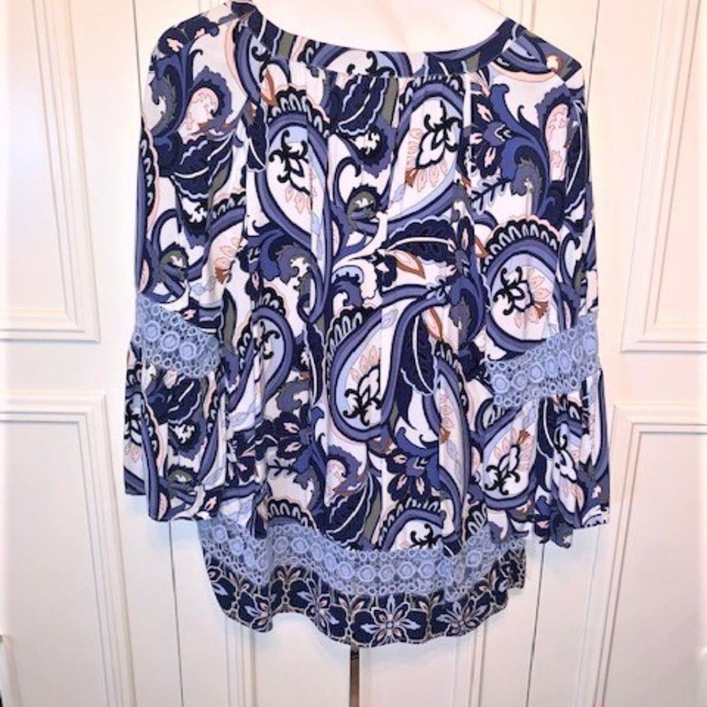 Crown & Ivy Blue/white paisley Crochet Peasant Blouse 1X