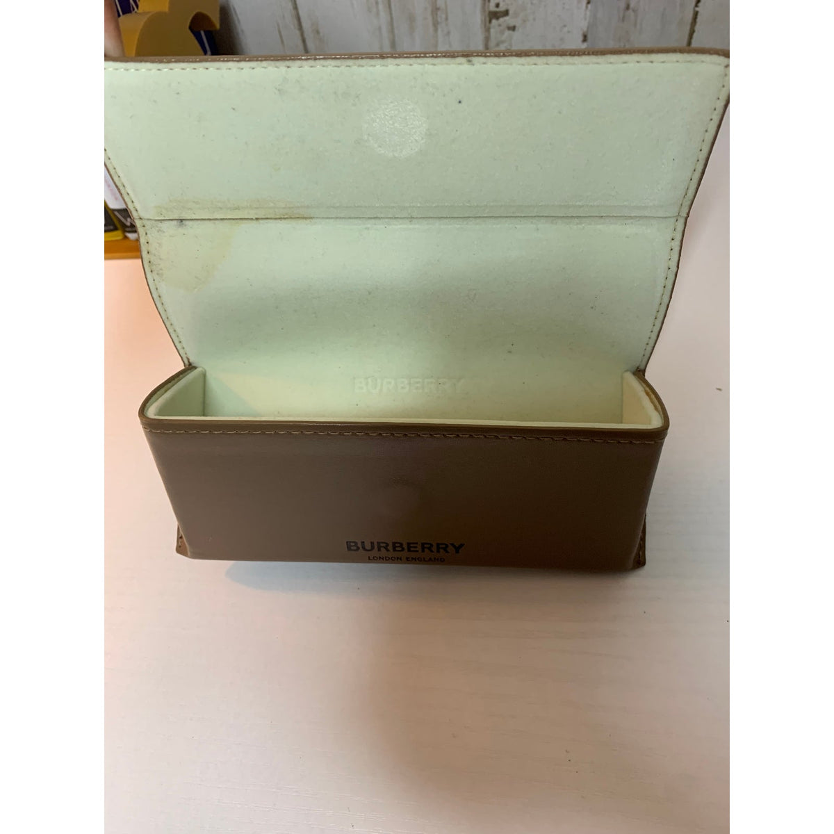 Burberry Case Womens Brown Hard Shell Clamshell Embossed Logo Protective