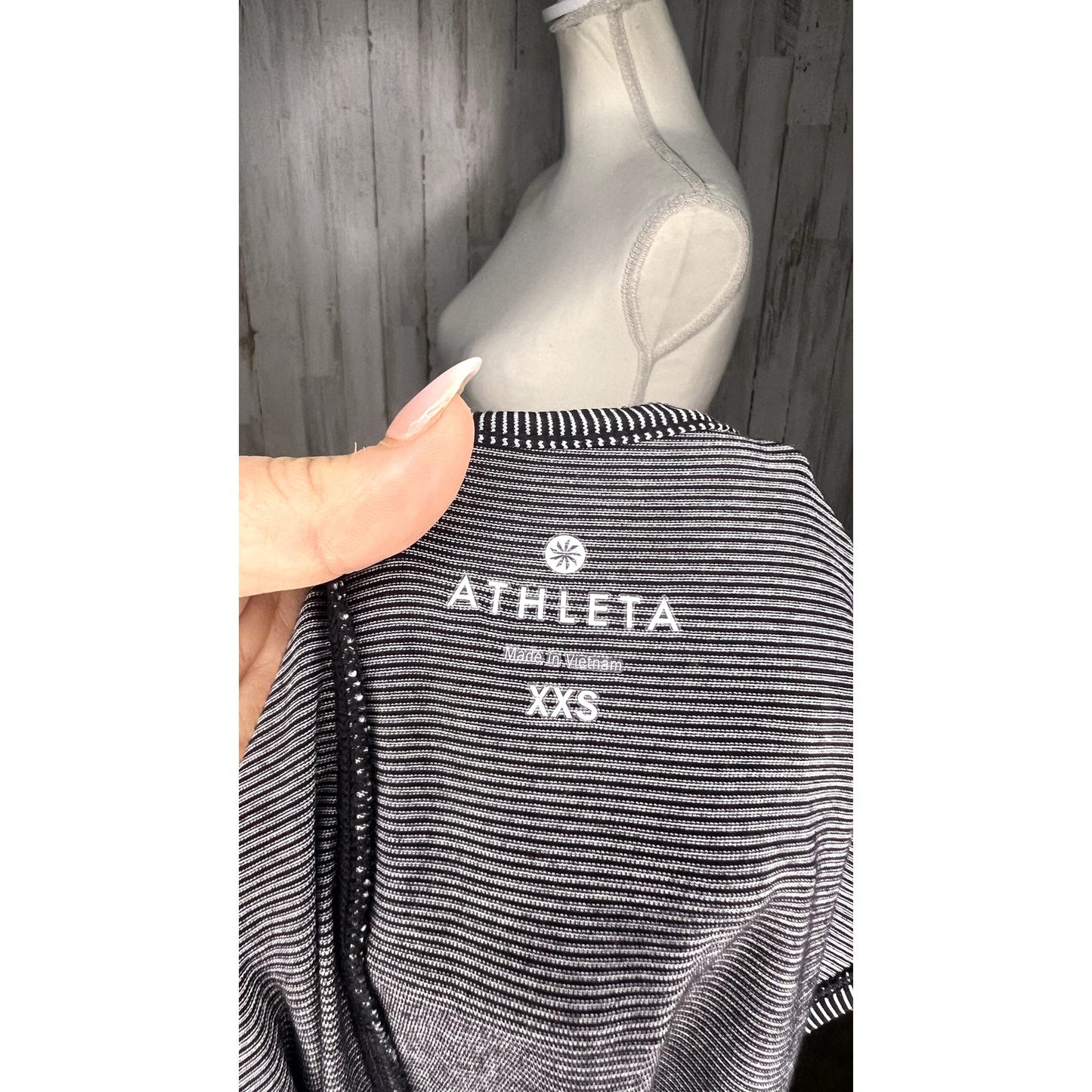 Athleta Women's Gray Micro-Stripe Muscle Tank XXS Activewear