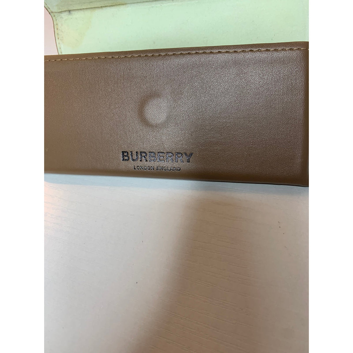 Burberry Case Womens Brown Hard Shell Clamshell Embossed Logo Protective