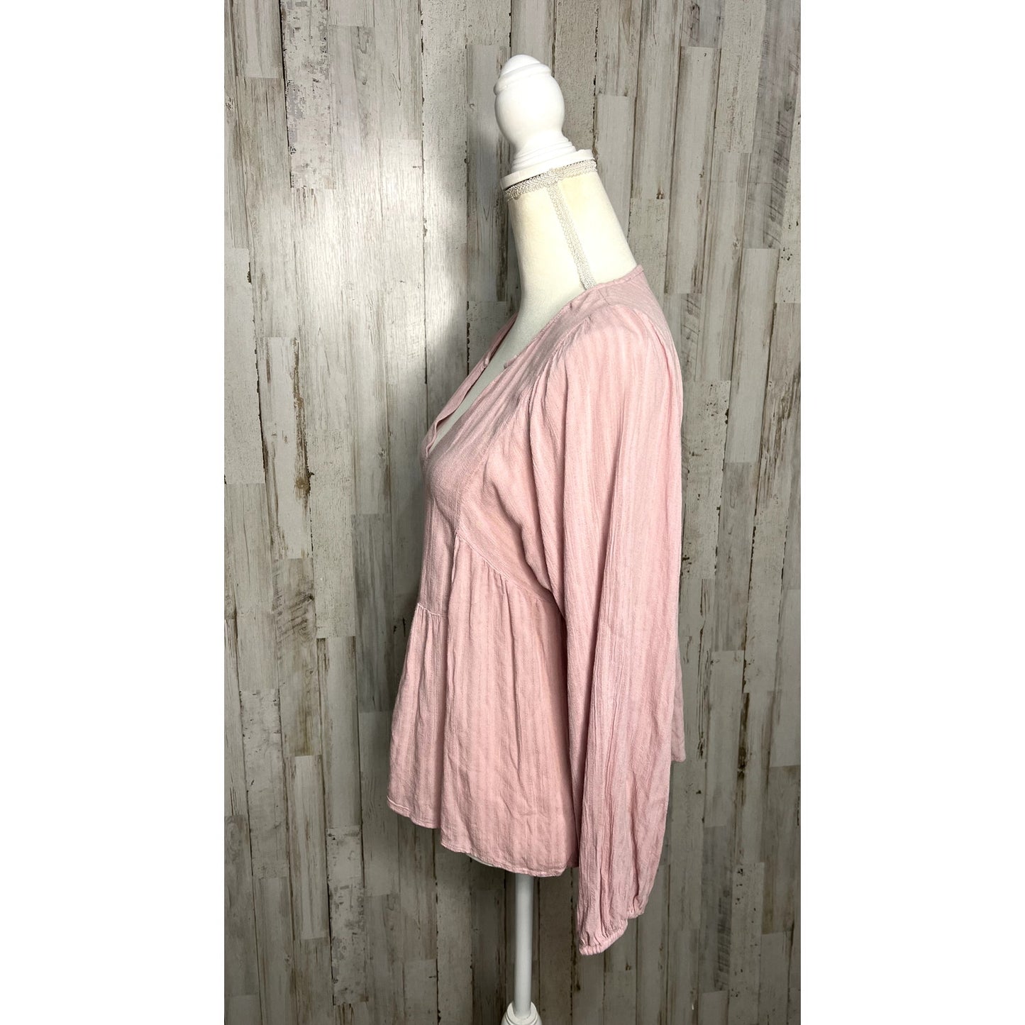 Velvet by Graham & Spencer Women's Pink Striped Peplum Blouse Size Small