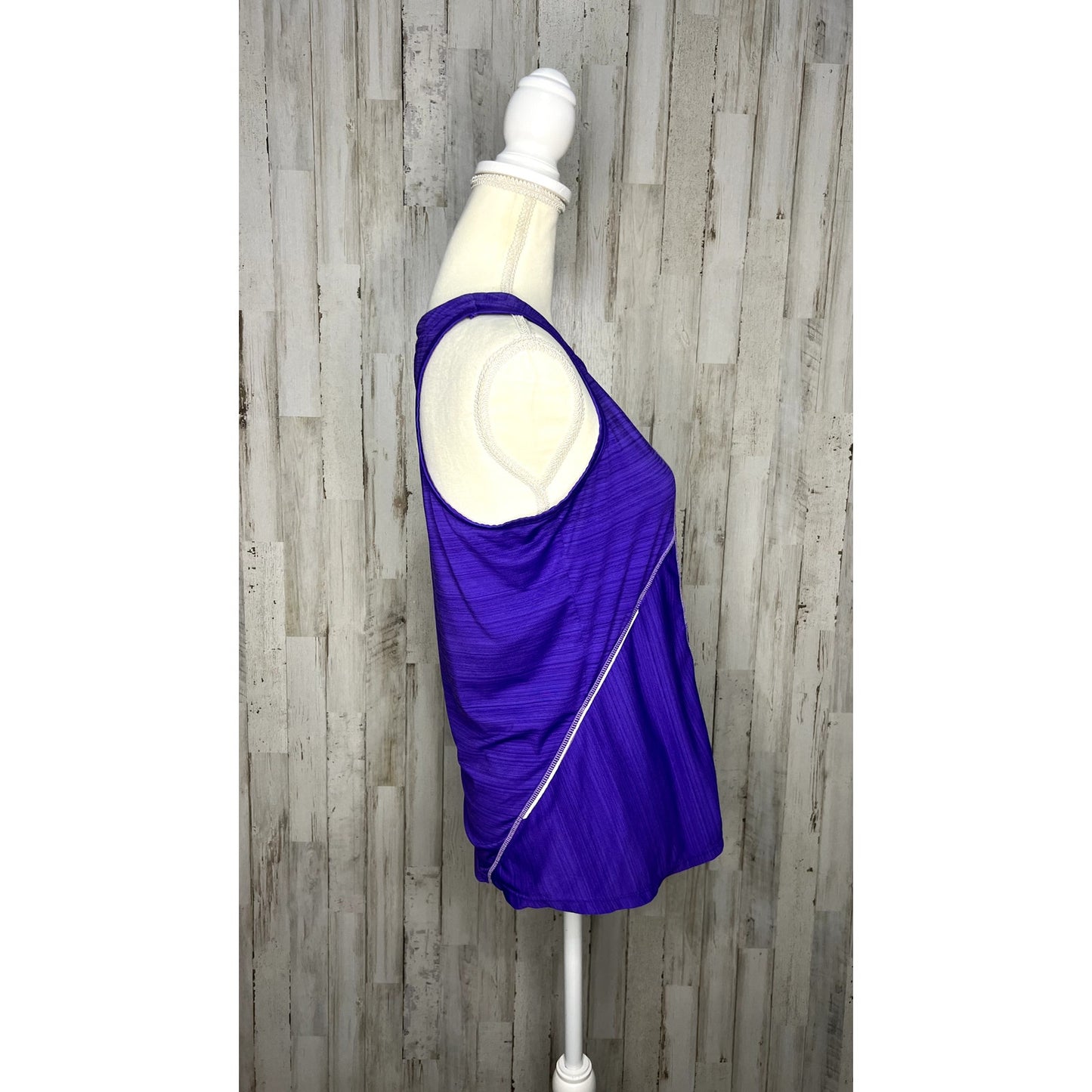 Athleta Women's Purple Run On Tank Top Size Medium Sleeveless Lightweight