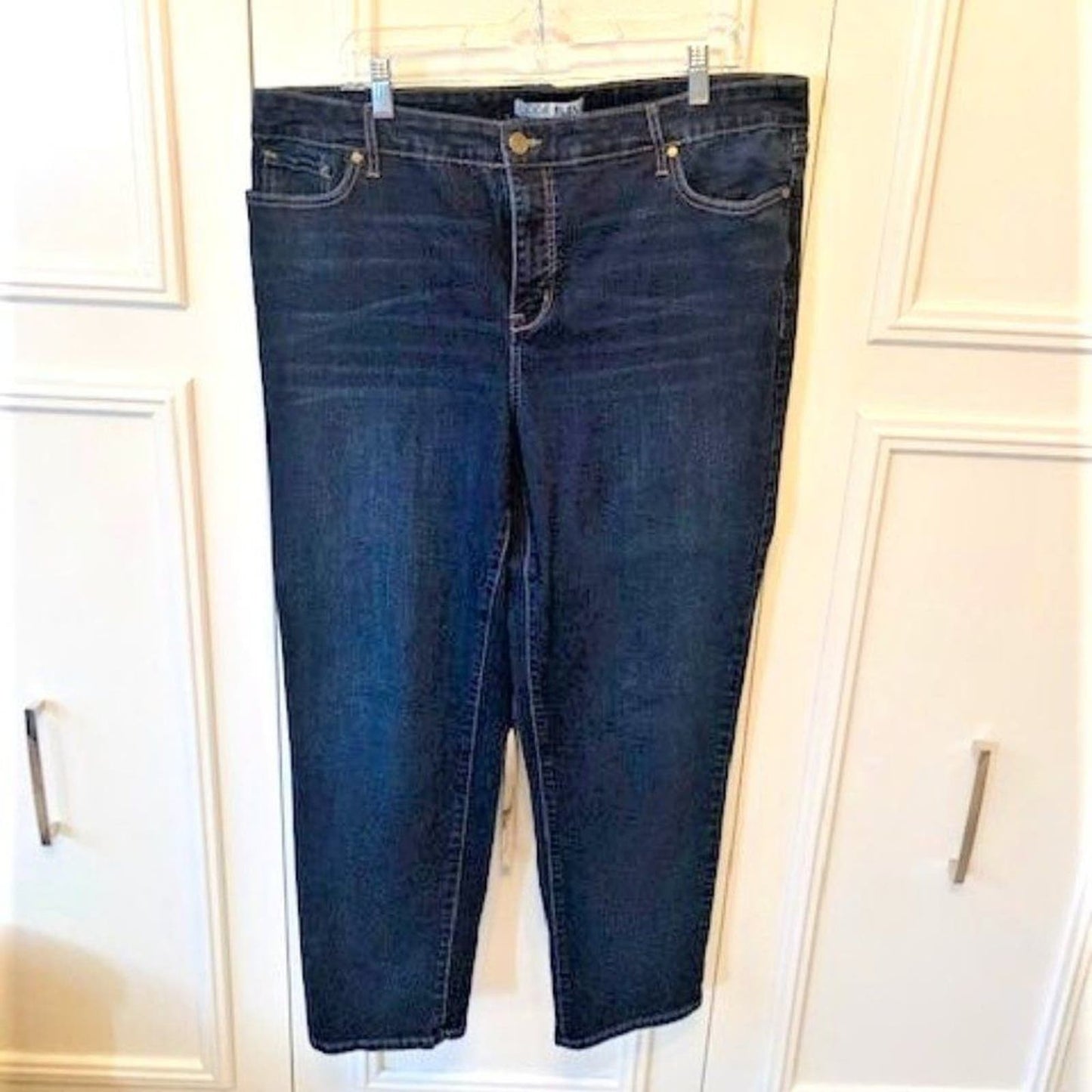 Code Bleu 20w plus straight leg Jean..