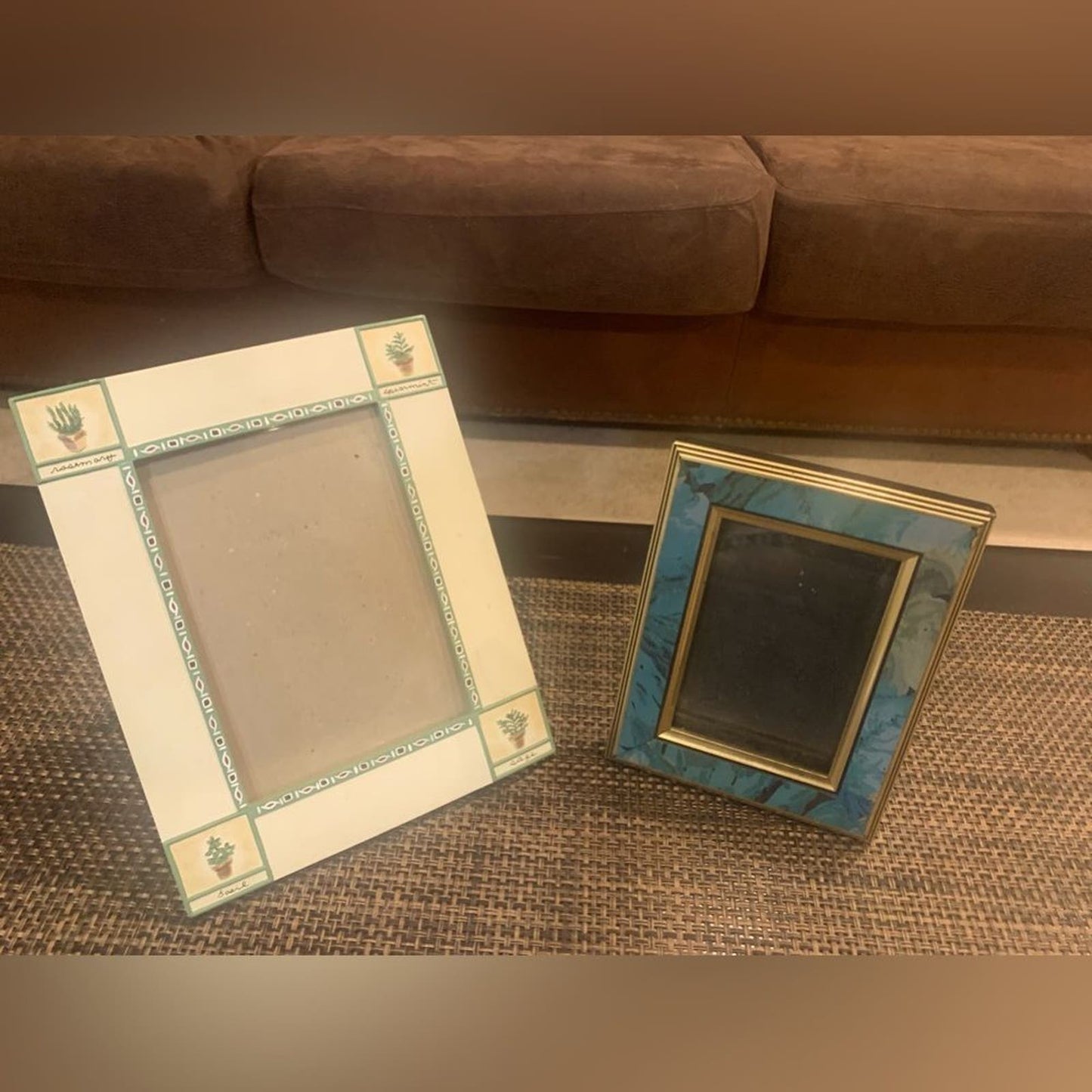 Elegant Set of 2 vintage herb/green marbled picture frames - timeless charm!