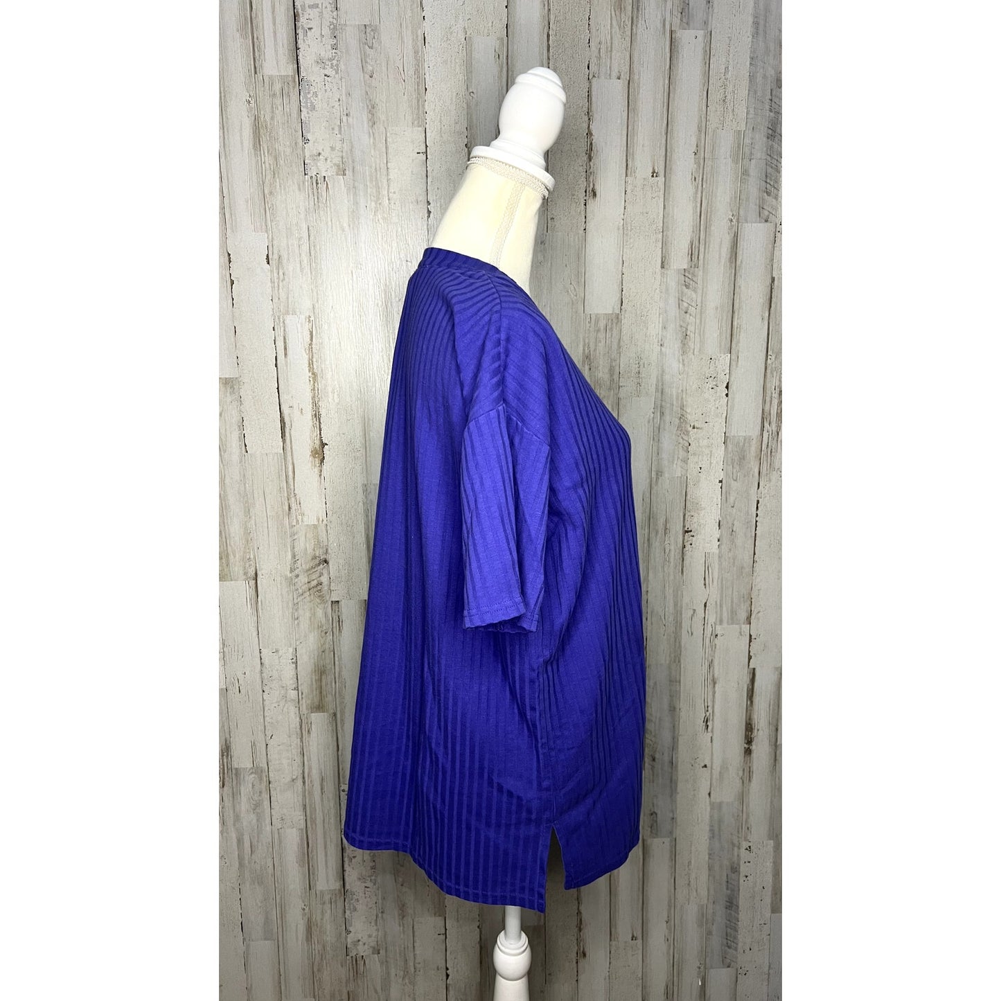 The Limited Women's Medium Blue V-Neck Ribbed Short Sleeve Blouse