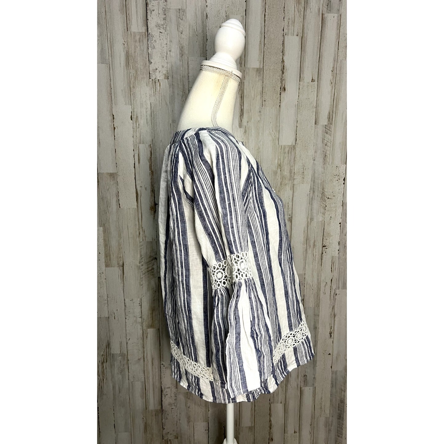 Crown & Ivy Women's Blue Striped Crochet Peasant Blouse Size Small