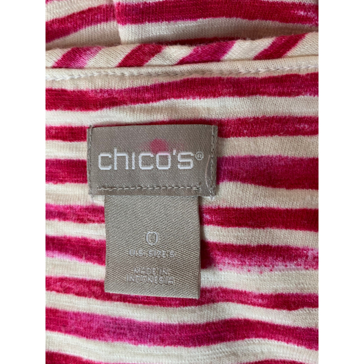 Chico's Top Womens Size 0 (Small)  Pink Medallion Print Boat Neck Short Sleeve