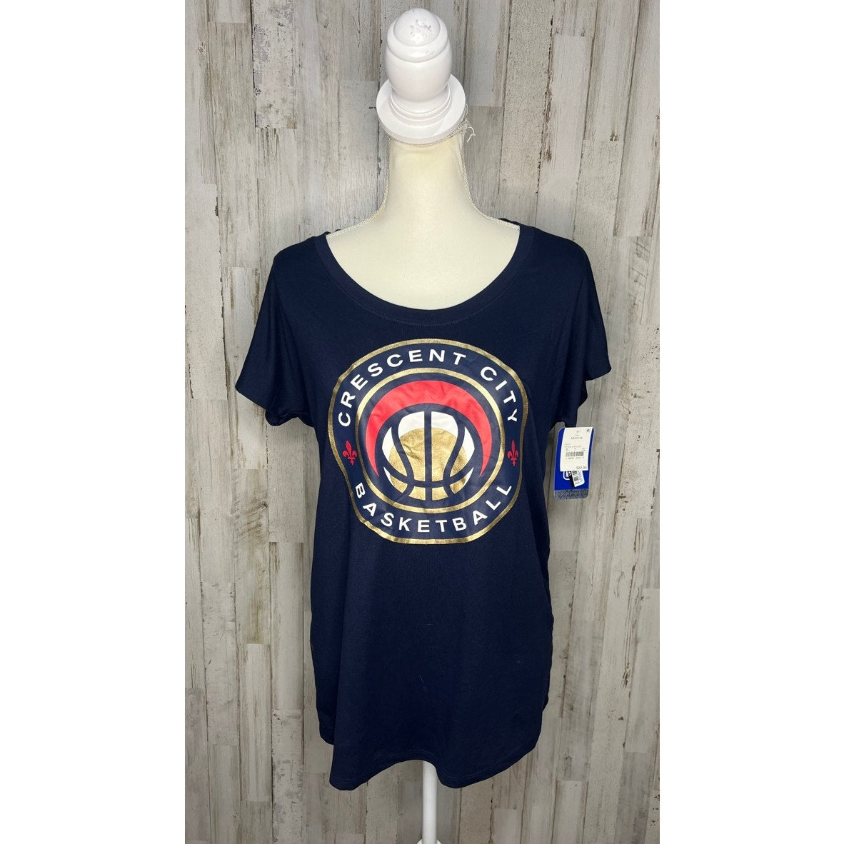 NWT Crescent City New Orleans Pelicans Women's Size Large Navy Blue T-Shirt