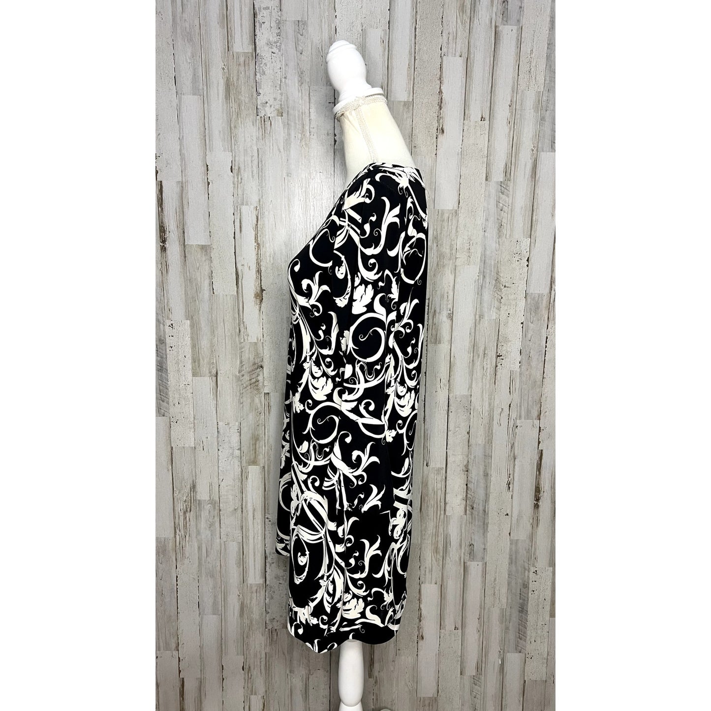 White House Black Market Women's Damask Knee-Length Dress Medium Black