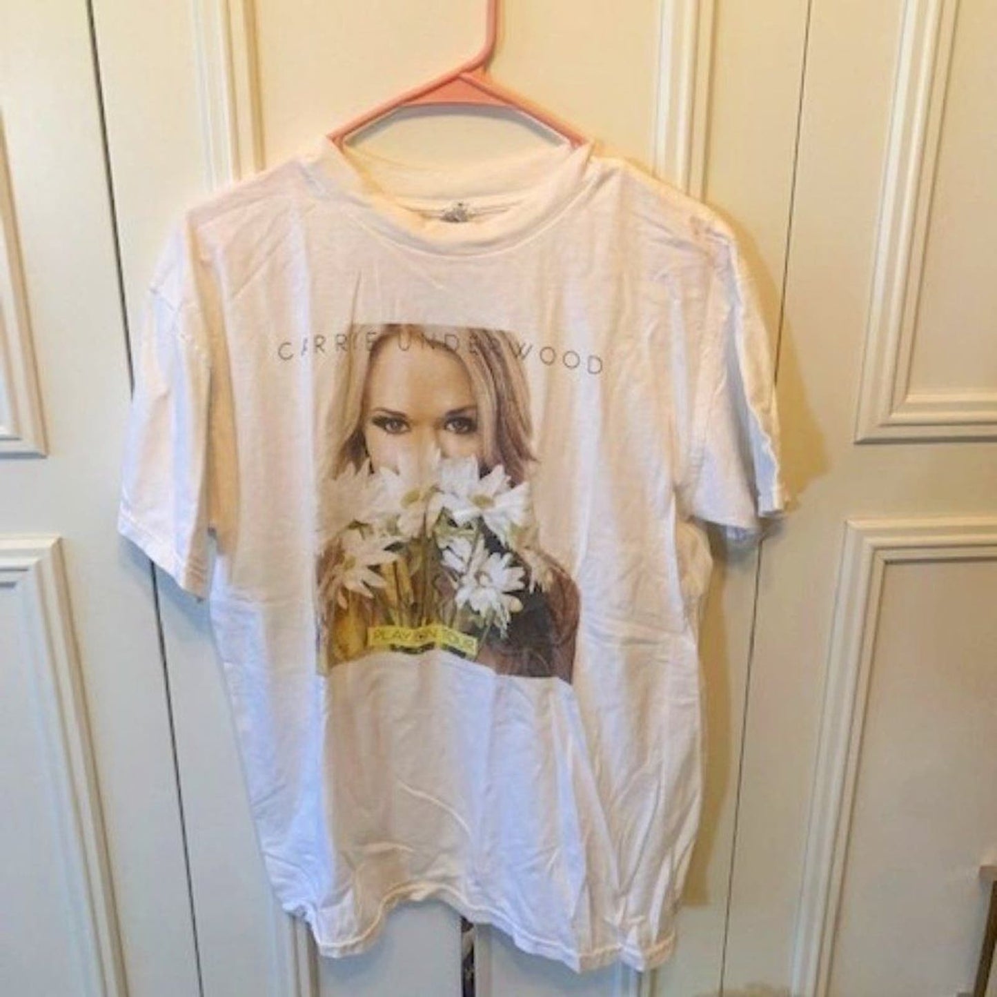 Carrie Underwood Concert tee M