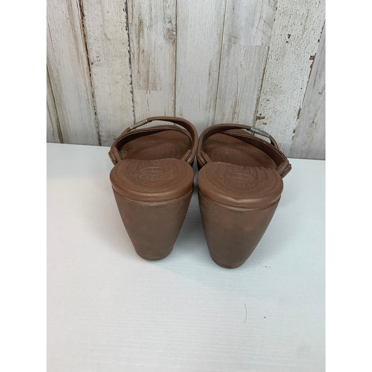 Crocs Cyprus Wedge Sandals Womens Size 8 Brown Slip On Crisscross Strap