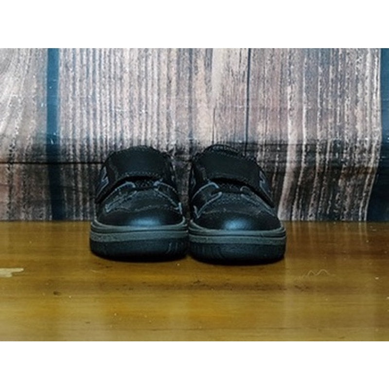 New Balance 550 Boys Triple Black Hook& Loop Strap Size 8