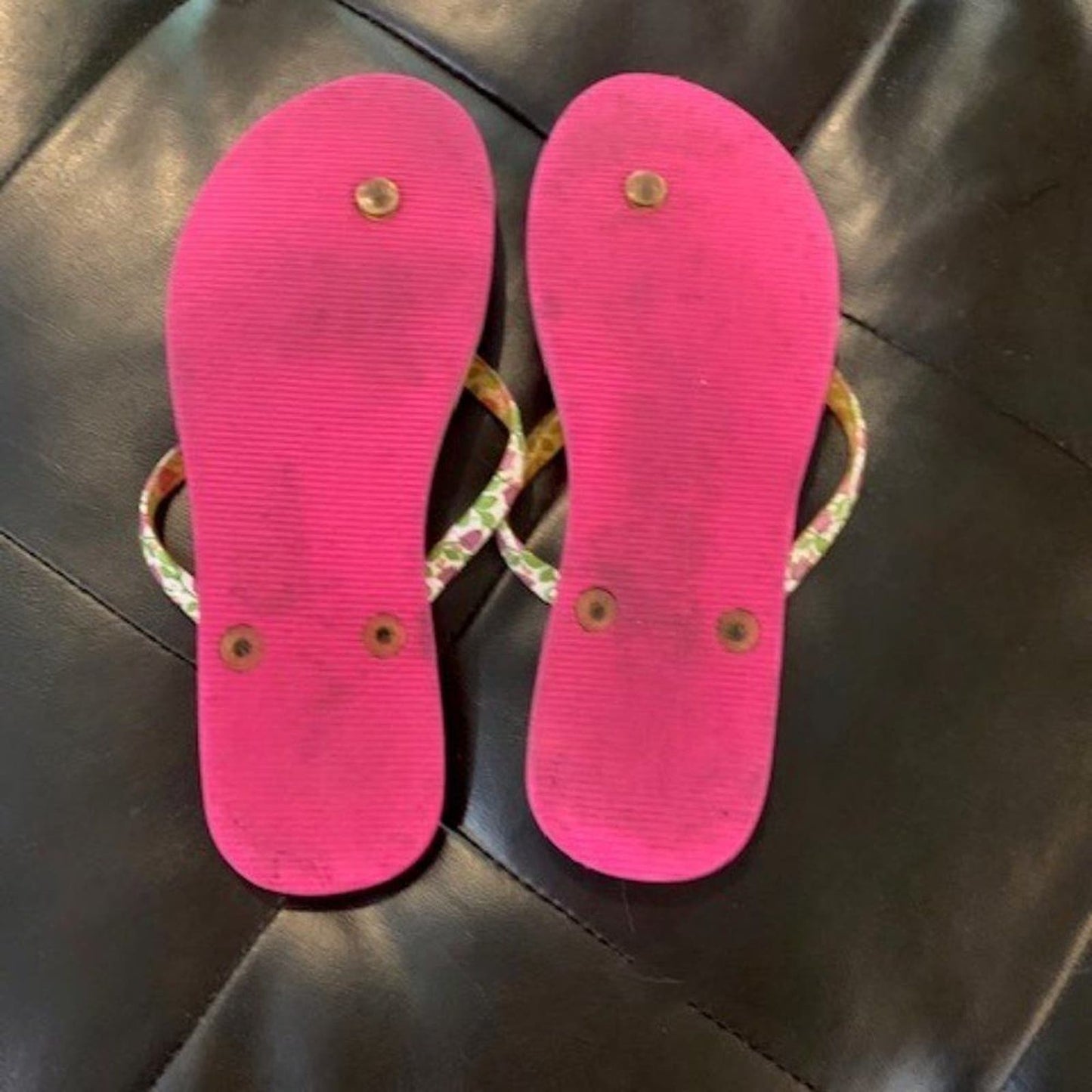 Vera Bradley Lilli Bell pink floral flip flops L