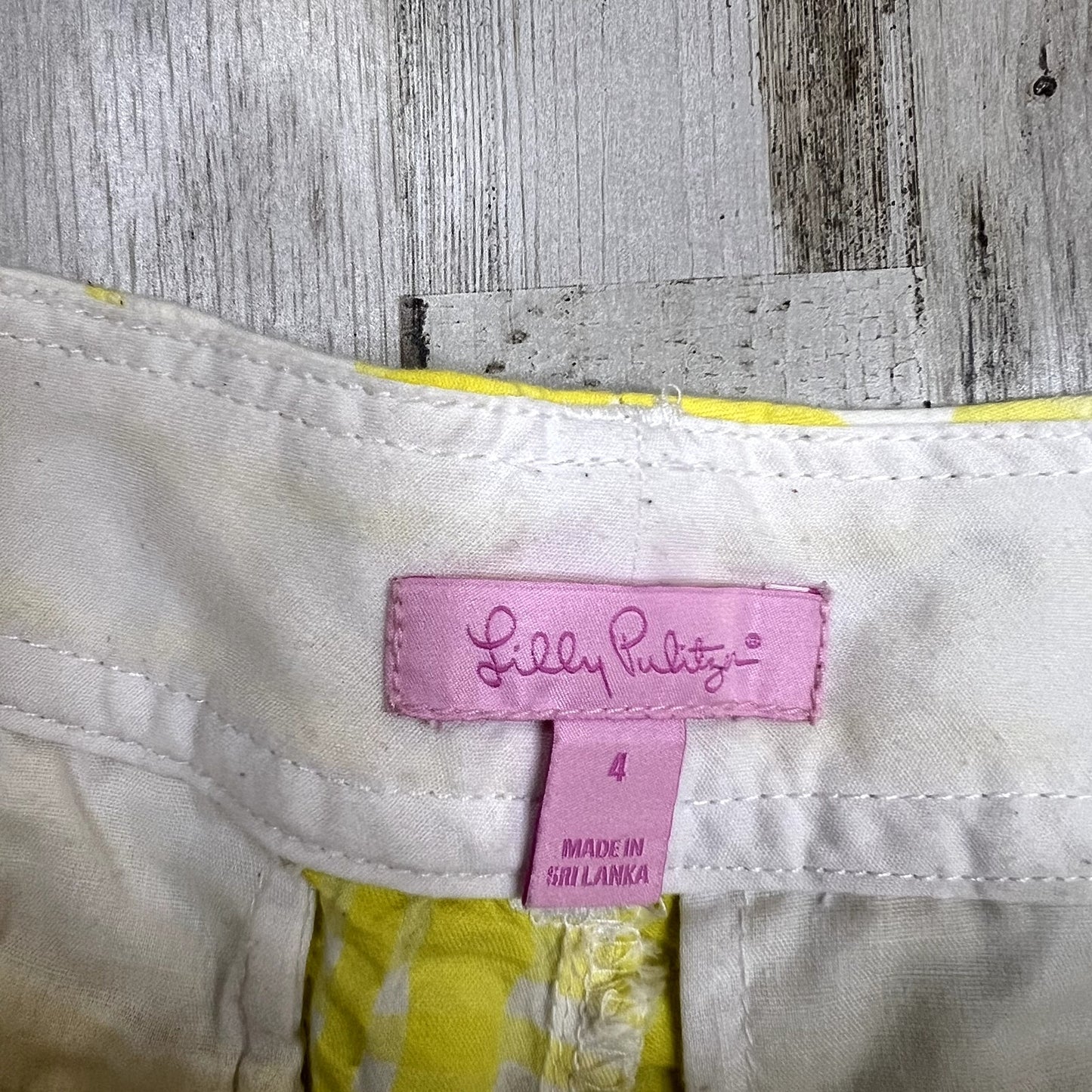 Lilly Pulitzer Women's Yellow Plaid Seersucker Chino Shorts Size 4 Casual