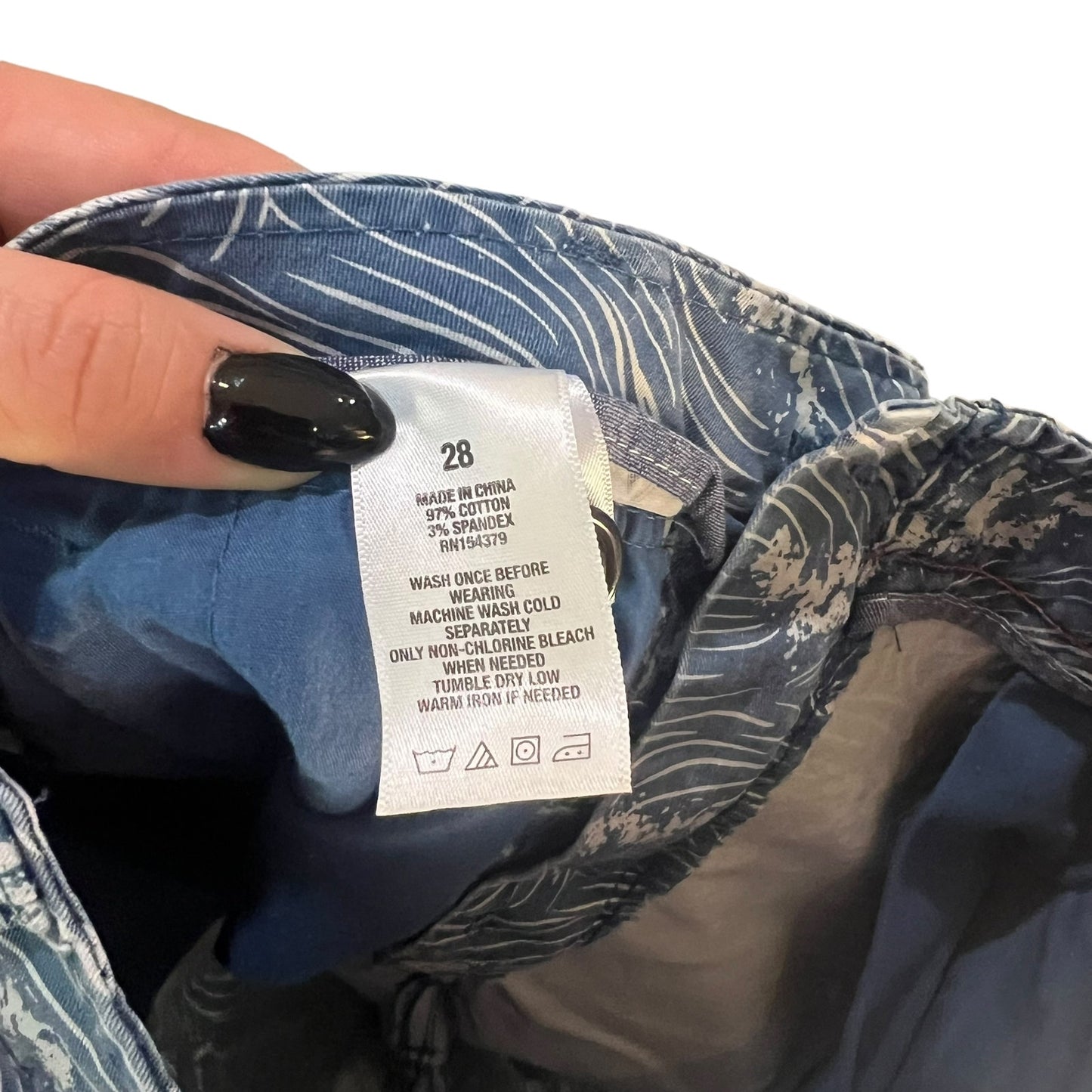 Aéropostale Men's Size 28 Wave Print Chino Shorts Blue Casual Spring Summer