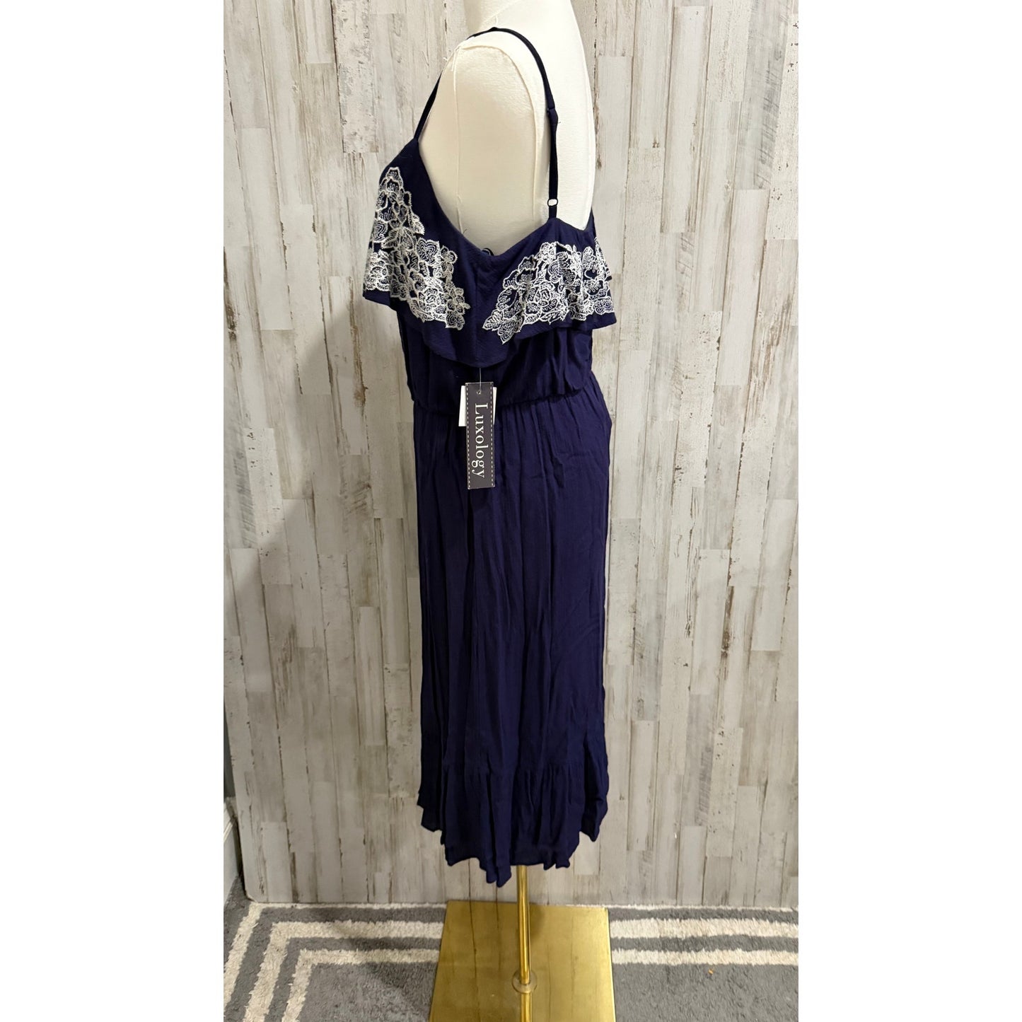 NWT Luxology Dress Womens Size 4 Navy Blue Lace Overlay Spaghetti Strap Midi