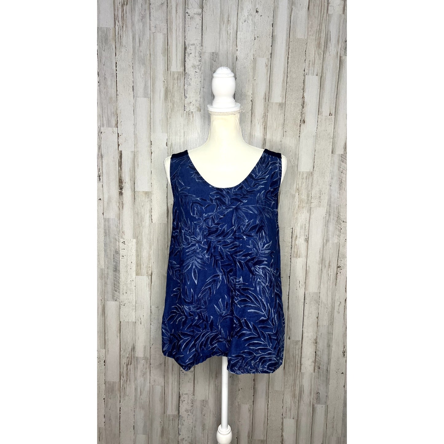 Tommy Bahama Women's Sleeveless Floral Tank Top Blue Size XL