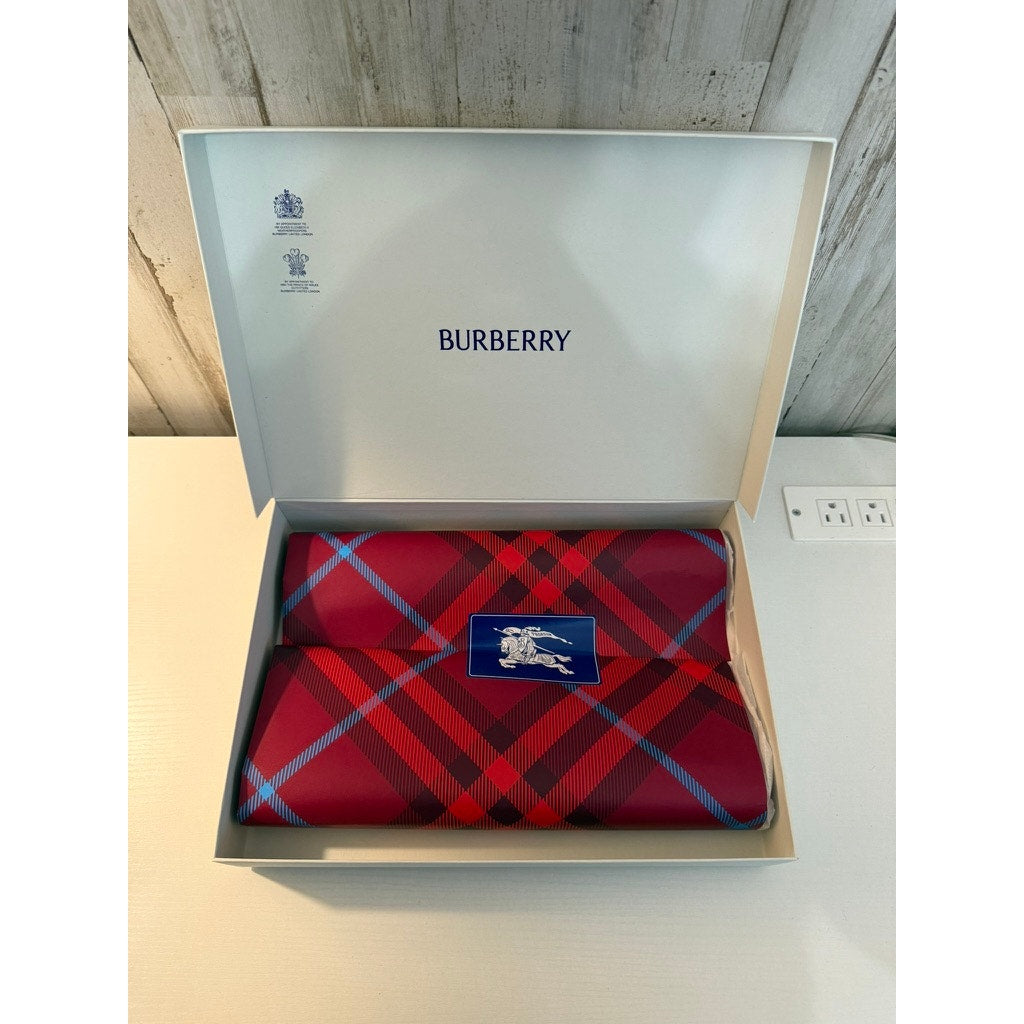 Burberry Prorsum Gift Box w/ Lid White Large 14in + Red Plaid Tissue Paper