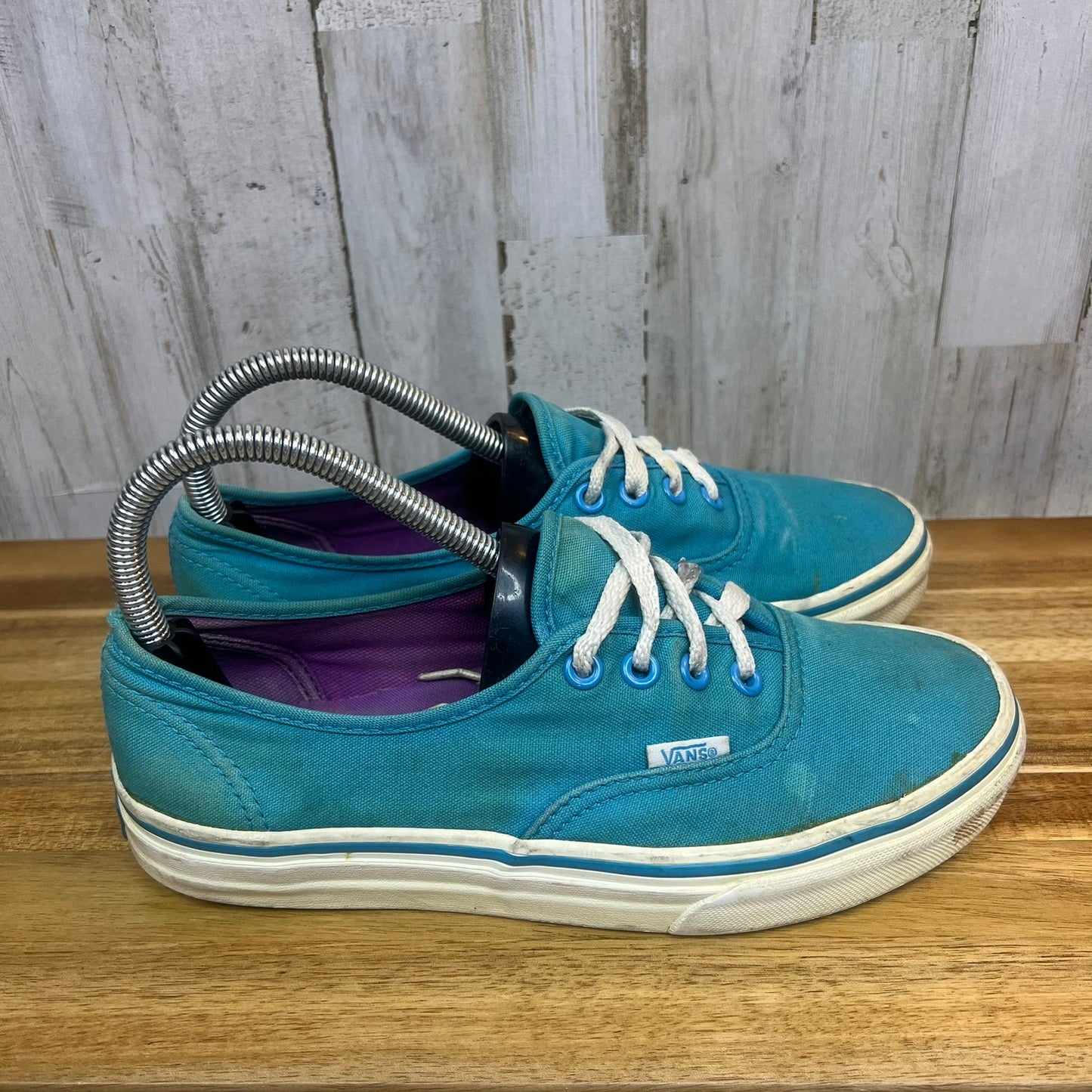 VANS Authentic Women's Size 7 Light Blue/White Low Top Lace Up Skate Shoes