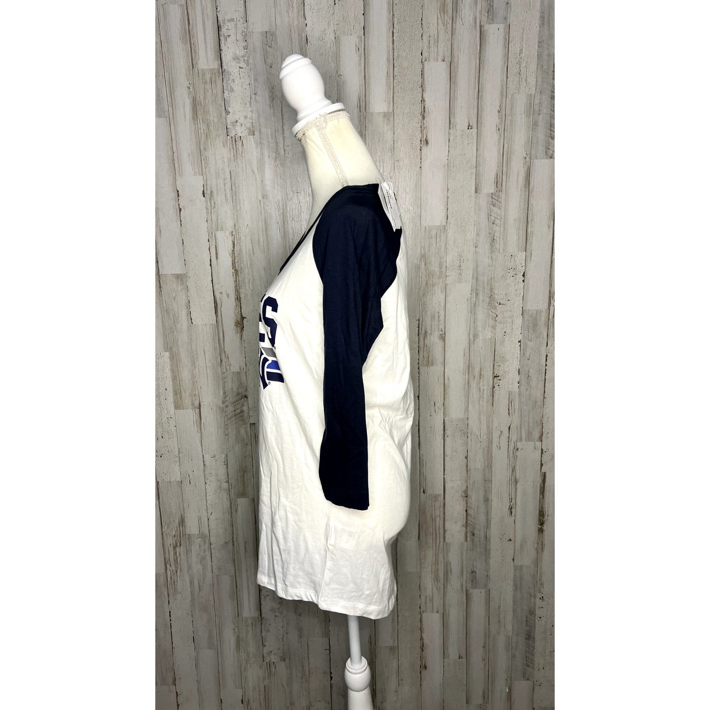 NWT Women's New York Yankees 3/4 Sleeve Raglan T-Shirt White/Blue Medium