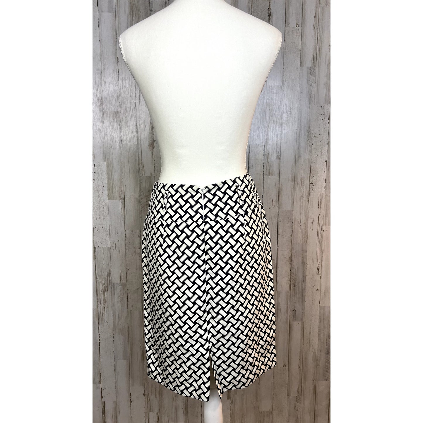 Antonio Melani Women's Size 2 Black Geometric Pencil Knee Length Business Skirt