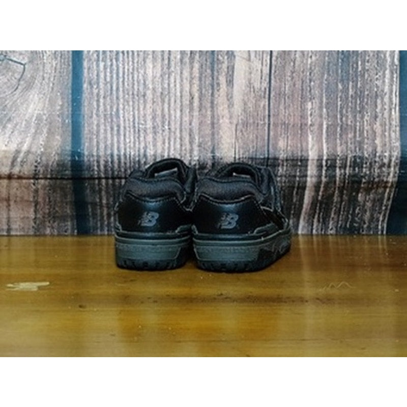 New Balance 550 Boys Triple Black Hook& Loop Strap Size 8