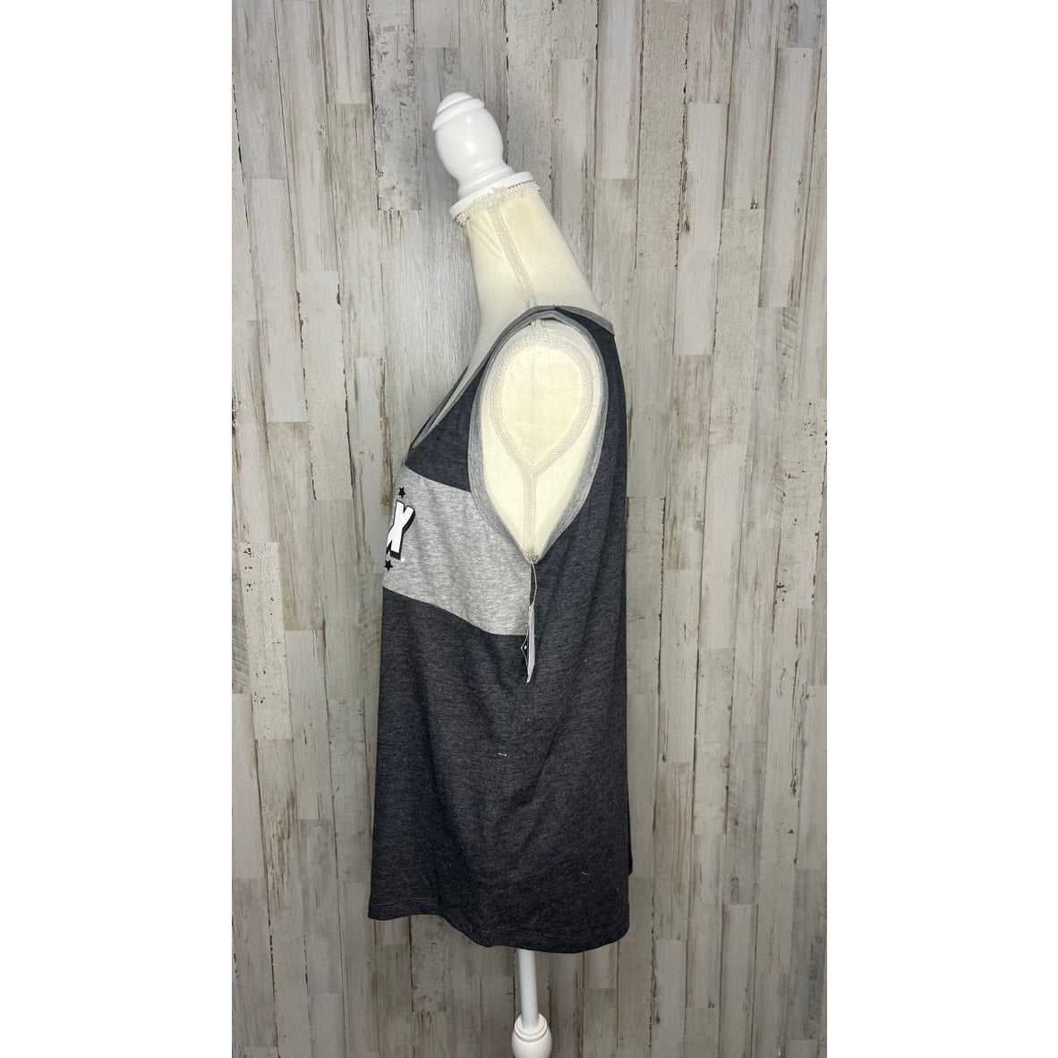 NWT Chicago White Sox Women's Gray/Black Tank Top Size XL Sleeveless