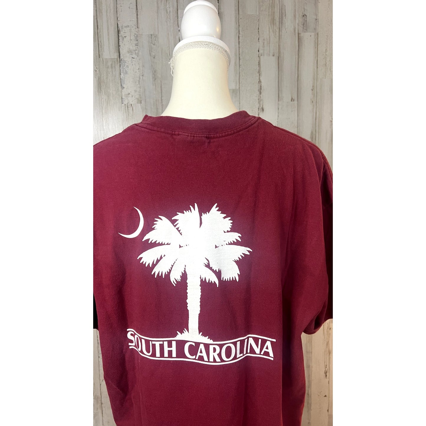 South Carolina Men's XL Maroon T-Shirt Palm Tree Crescent Moon Graphic Print