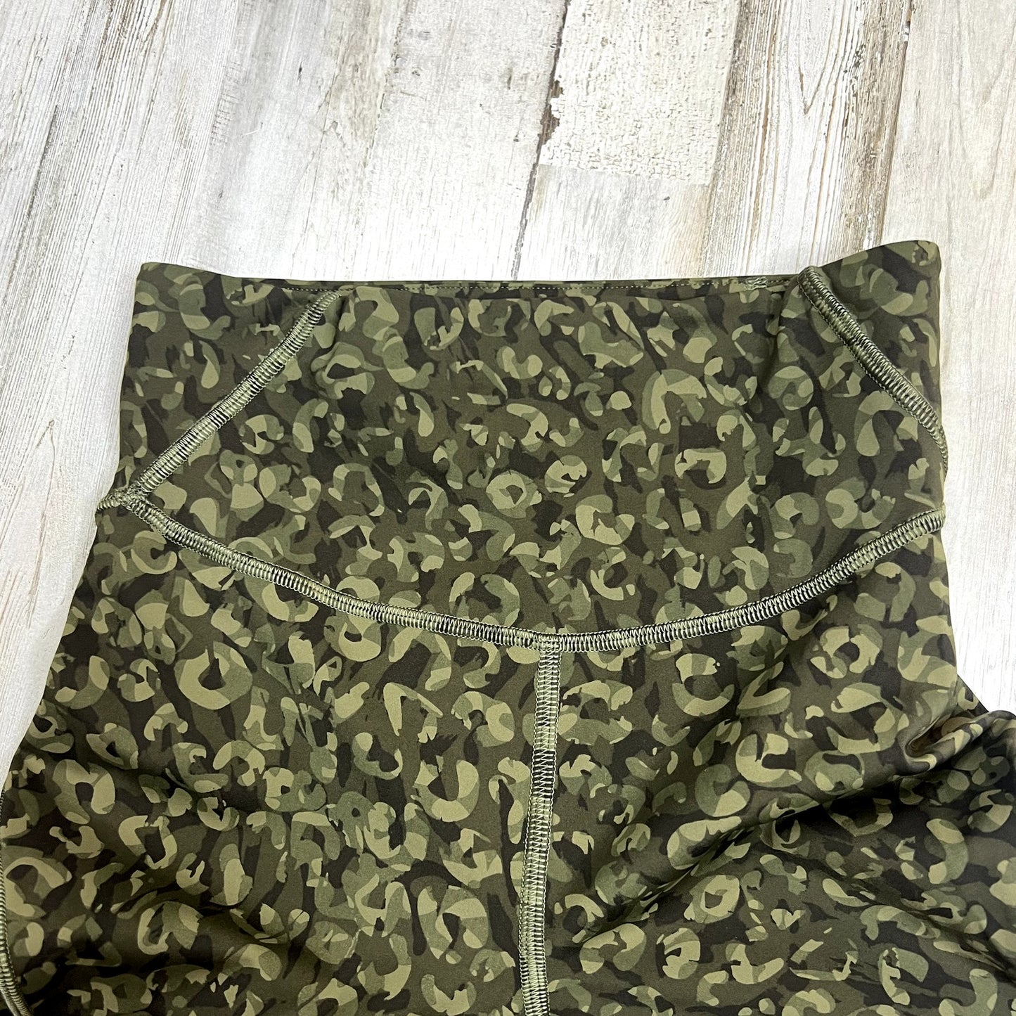 Lululemon Women's High-Rise Crop Leggings Size 2 Intertwined Camo Olive