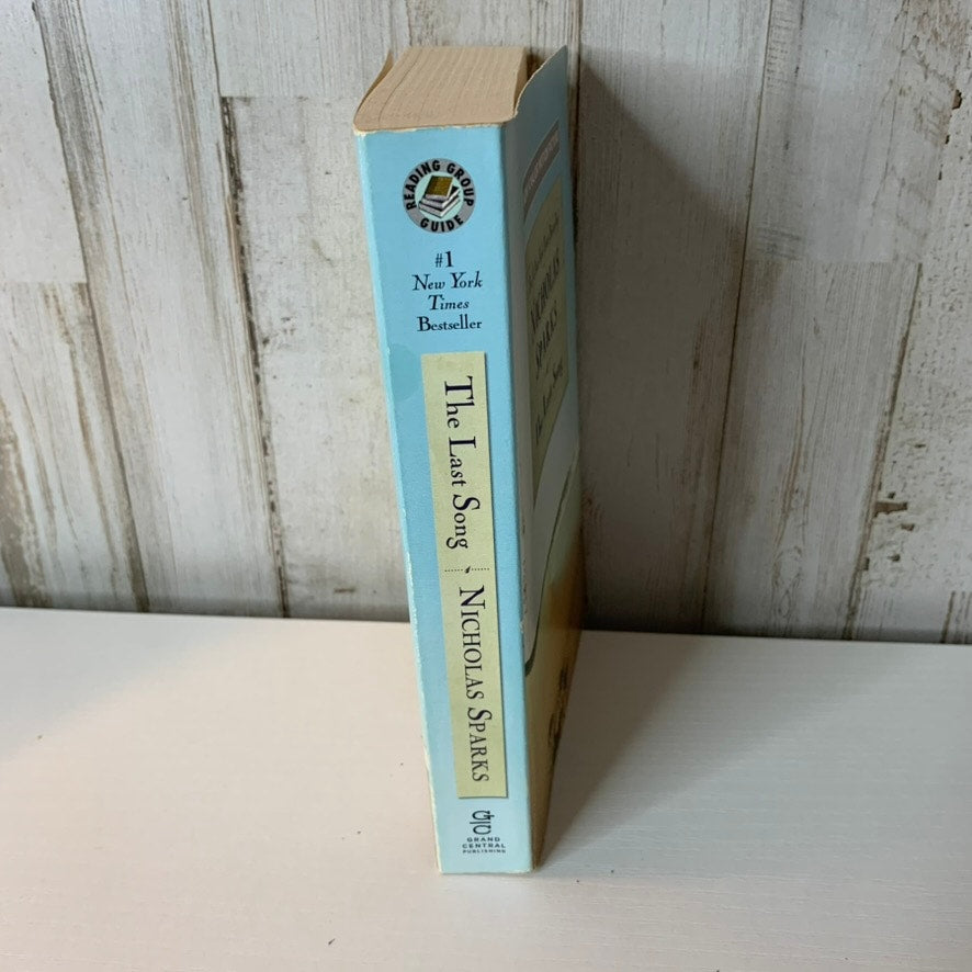 The Last Song Nicholas Sparks Paperback Movie Tie In Edition