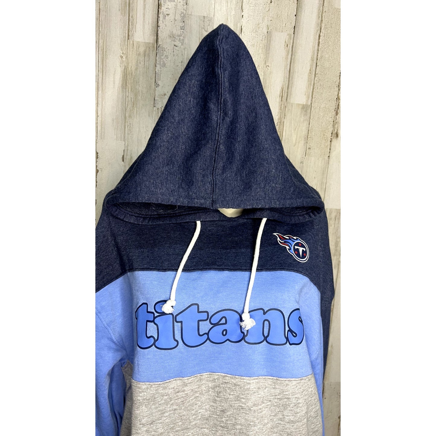 NWT Women's Size Large NFL Tennessee Titans Color Block Pullover Hoodie