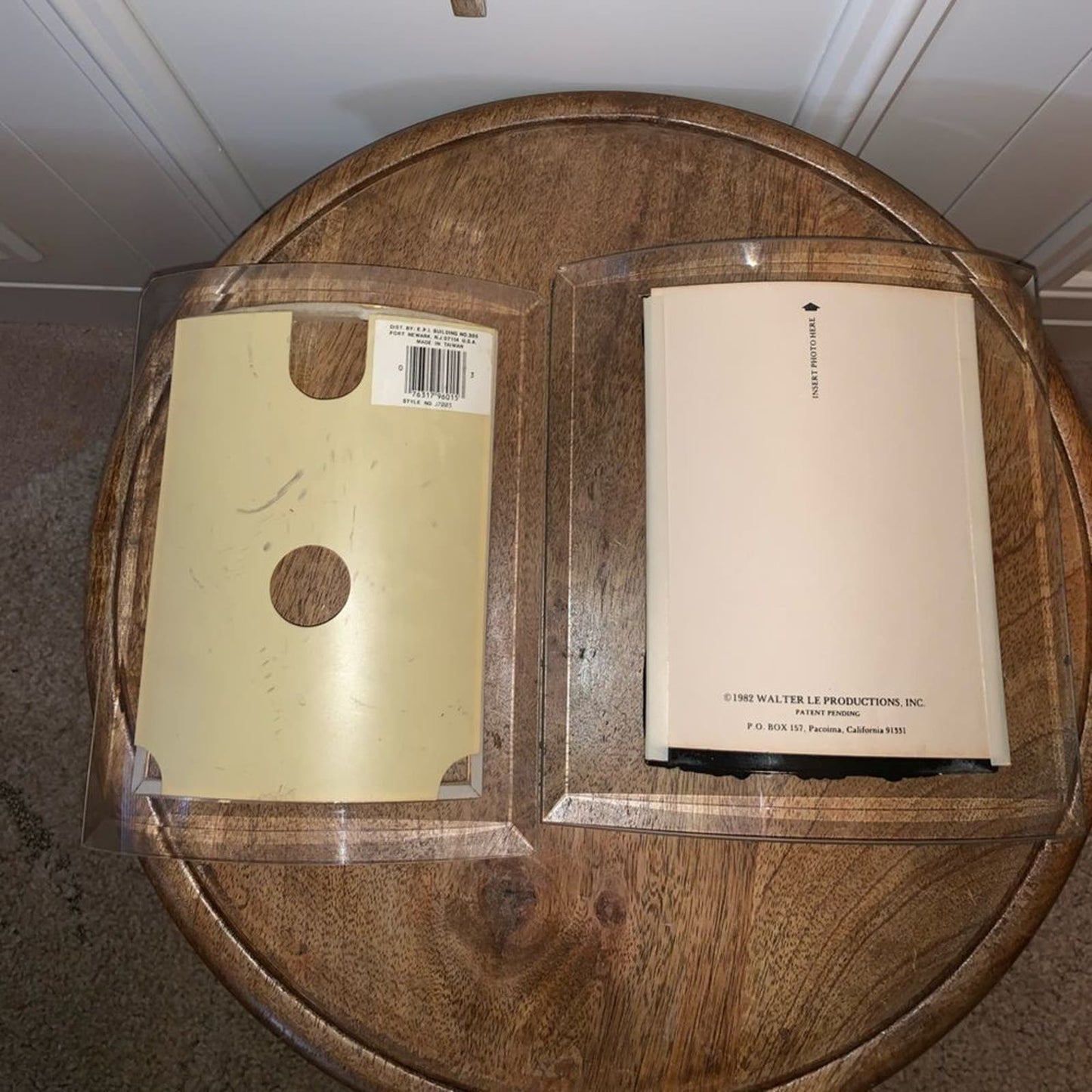 Elegant Set of 2 picture frames - timeless charm!