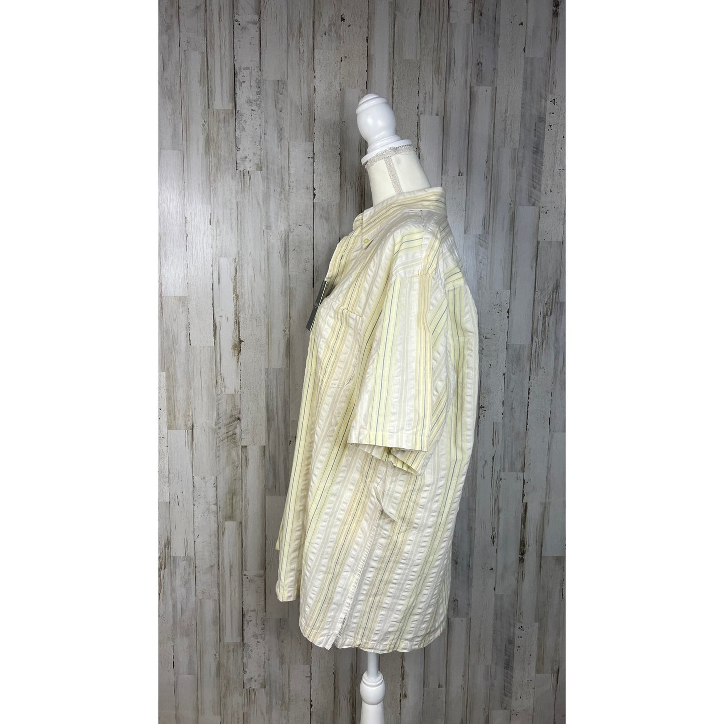 NWT Vintage Van Heusen Men's Large Yellow Striped Short Sleeve Button-Up Shirt