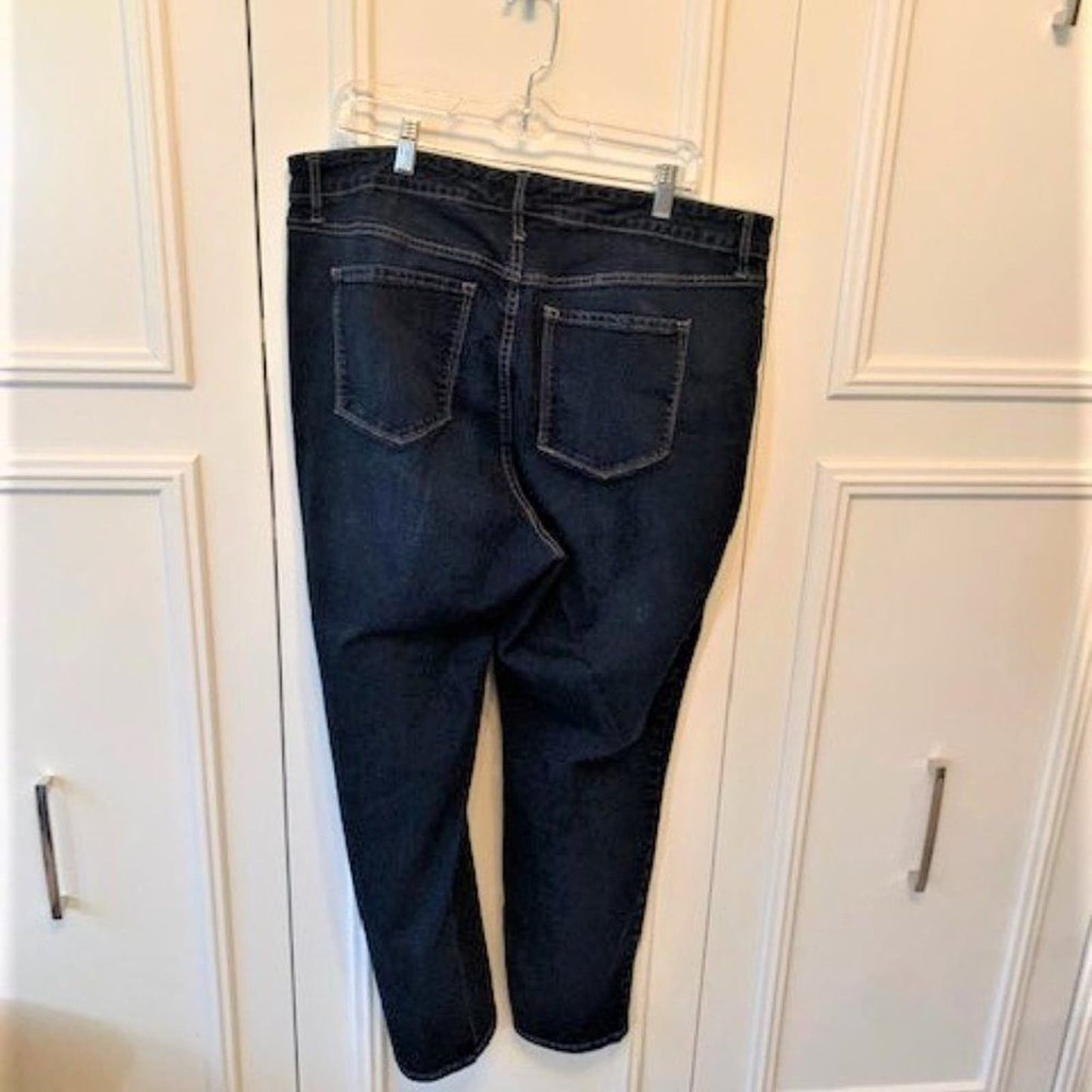 Code Bleu 20w plus straight leg Jean..