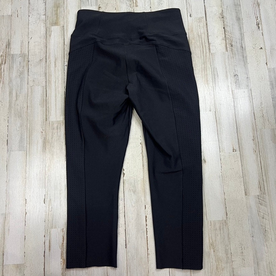 Athleta Women's XS Black Cropped Leggings with Zipper Side Pockets