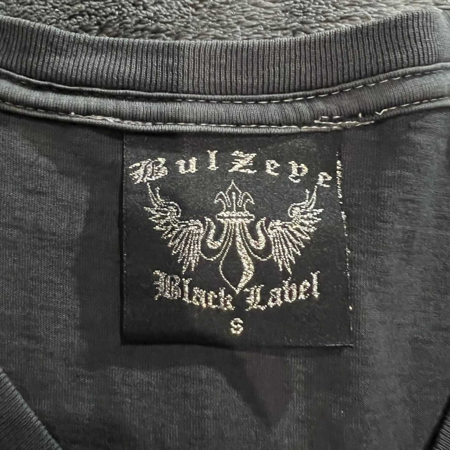 Bulzeye Black Label T-Shirt Womens Size Small Black V-Neck DJ Headphones