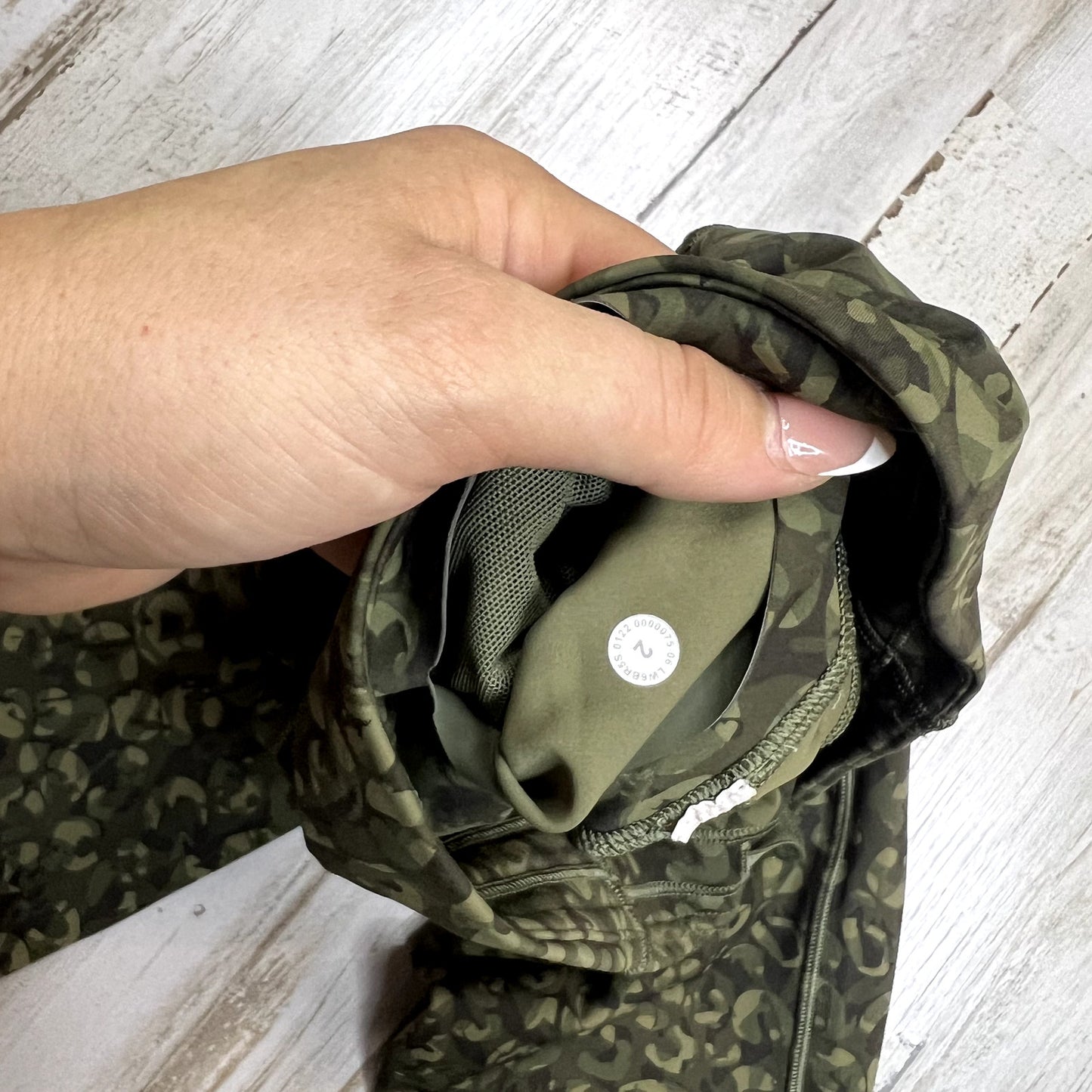 Lululemon Women's High-Rise Crop Leggings Size 2 Intertwined Camo Olive