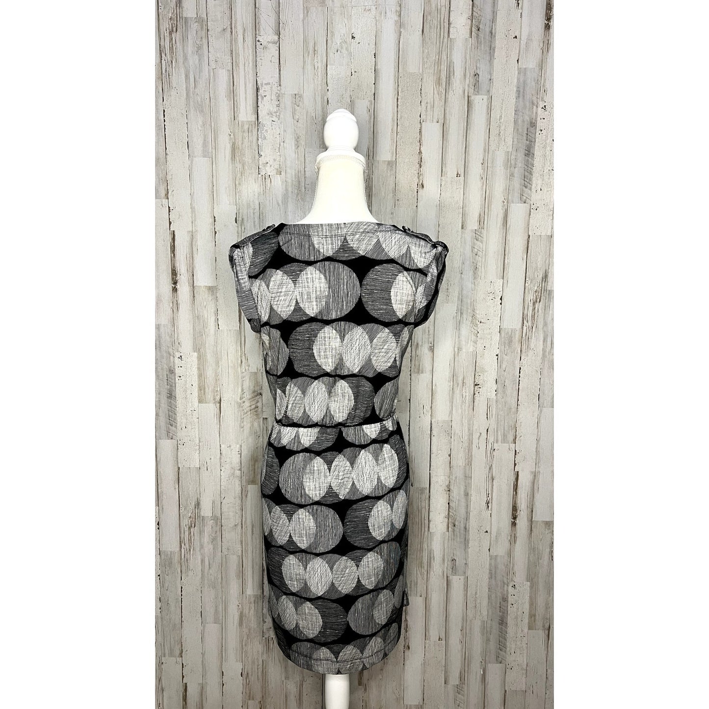 Banana Republic Women's XS Black & White Circular Knee Length Dress