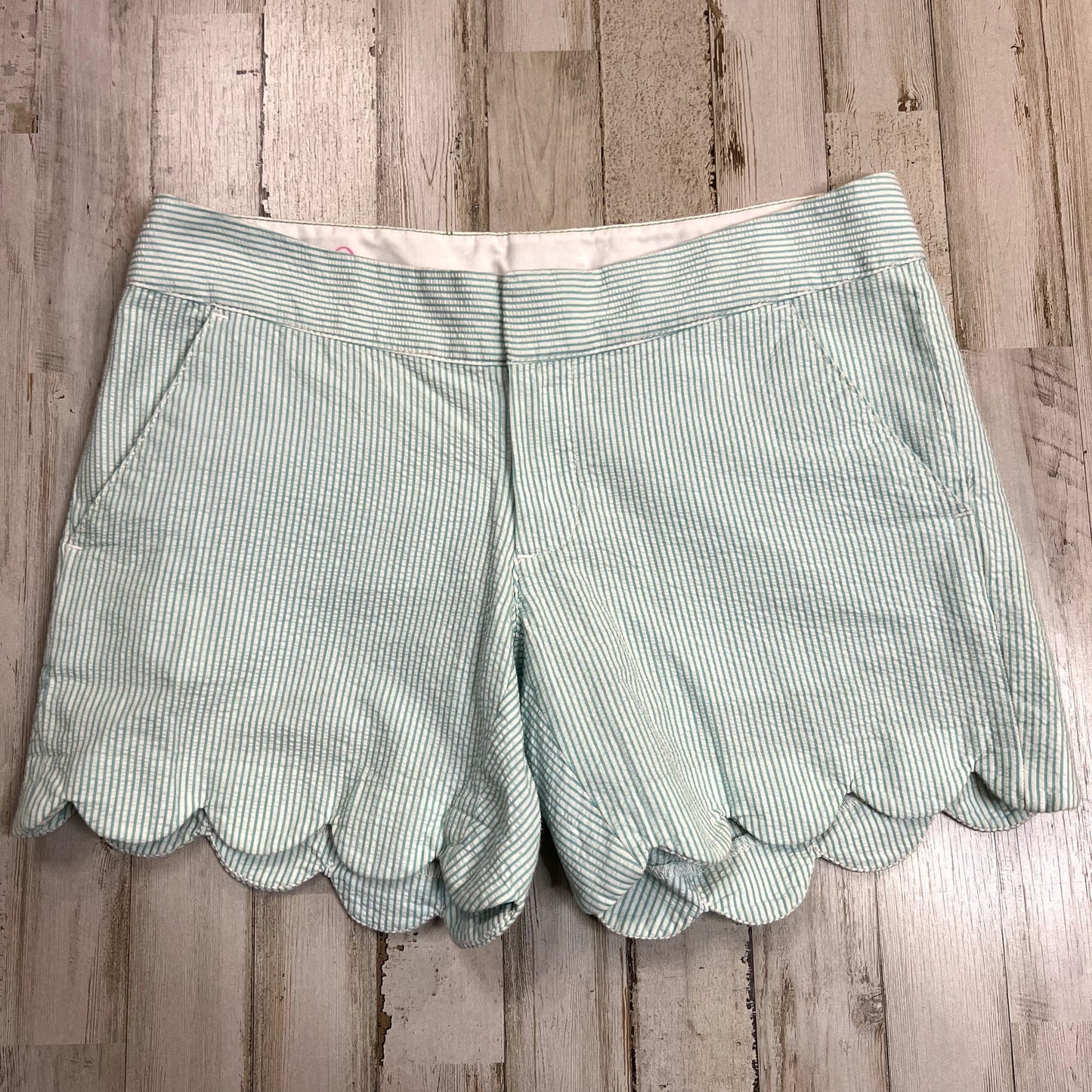 Lilly Pulitzer Women’s Size 00 Blue Seersucker Scalloped Hem Buttercup Shorts