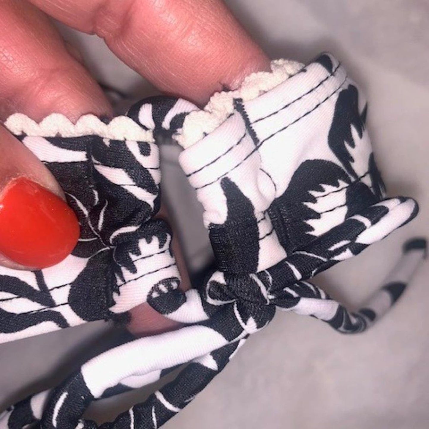 Set 2 multi-color/black and white bikini bottoms S