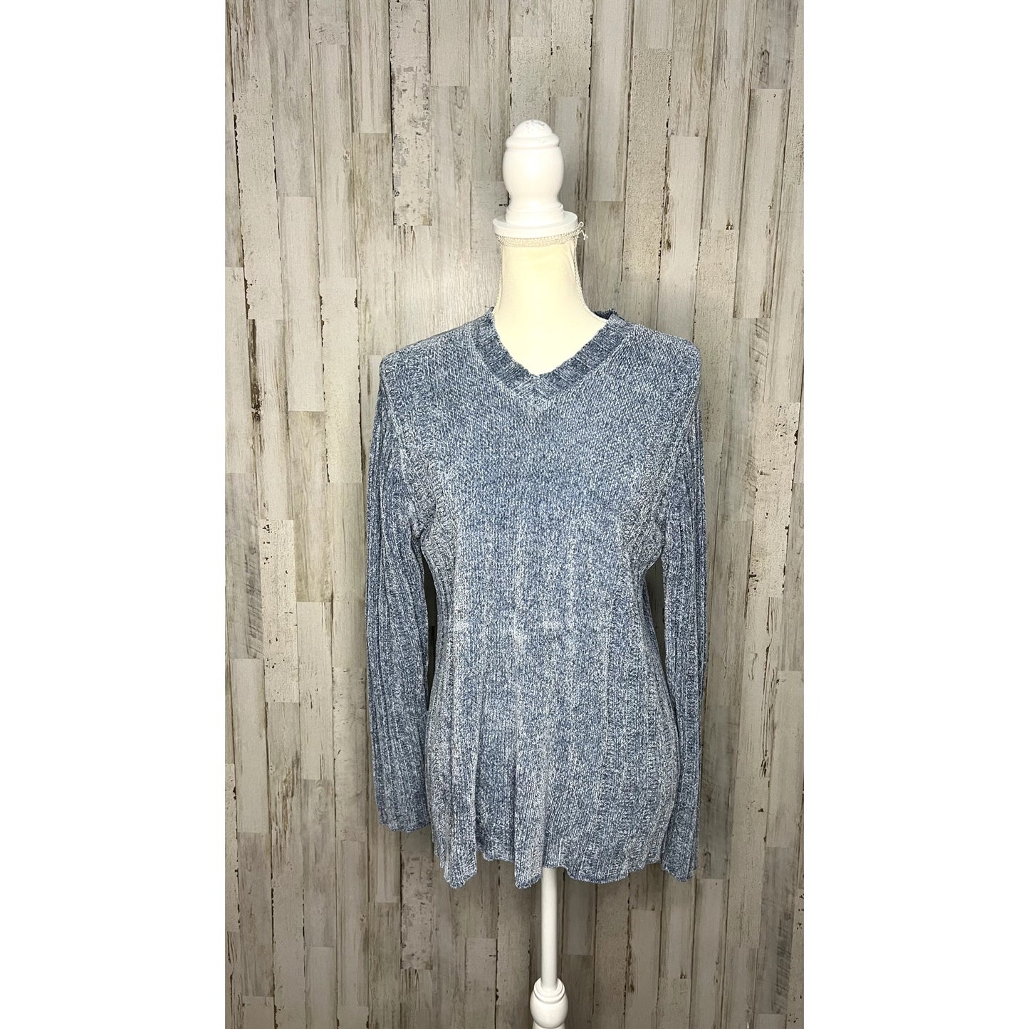 Casual Corner Annex Women's Medium Blue Knit Pullover Sweater V-Neck Long Sleeve